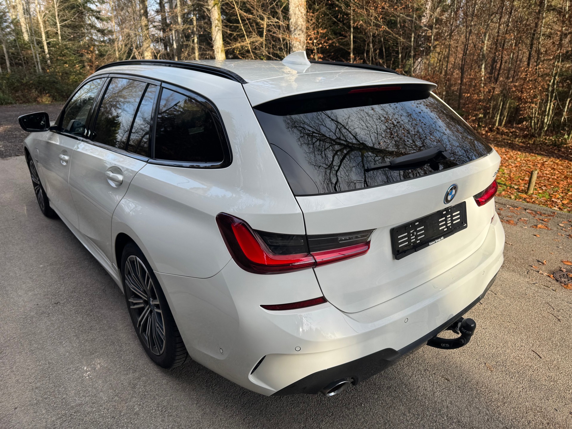 BMW 320e Touring M Sport Steptronic-image-4