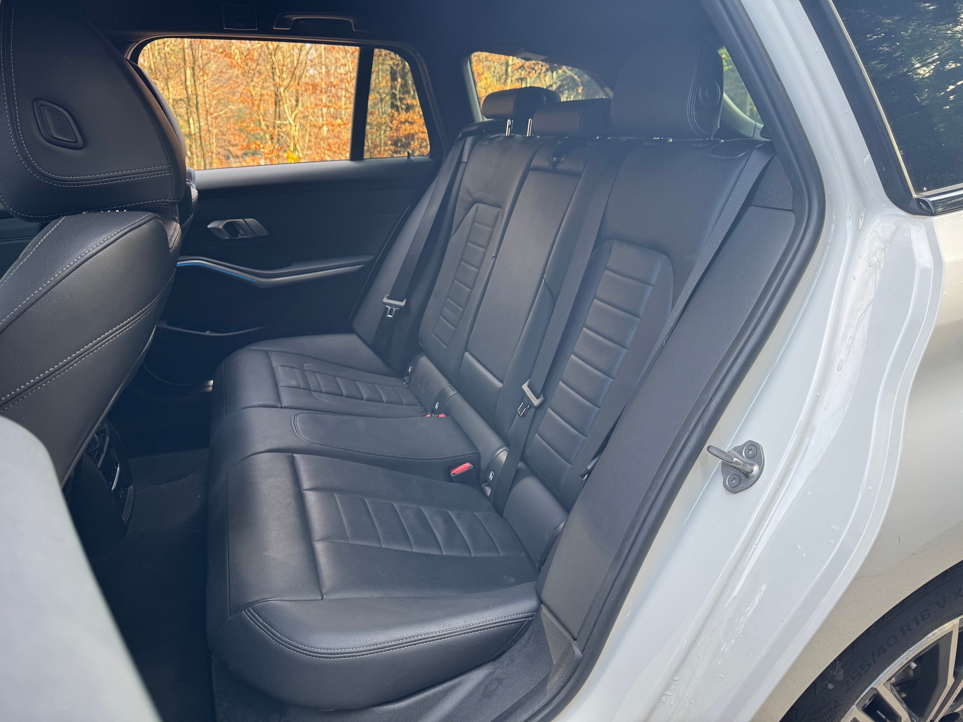 BMW 320e Touring M Sport Steptronic-image-14