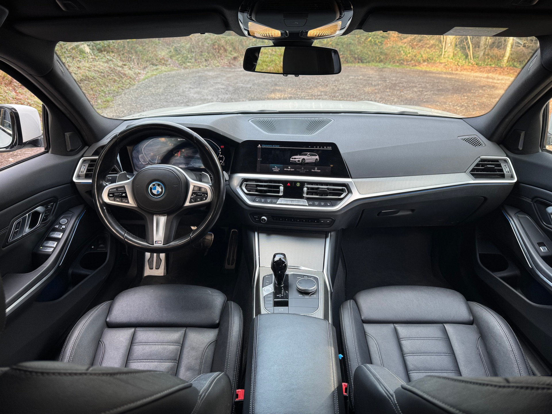 BMW 320e Touring M Sport Steptronic-image-11