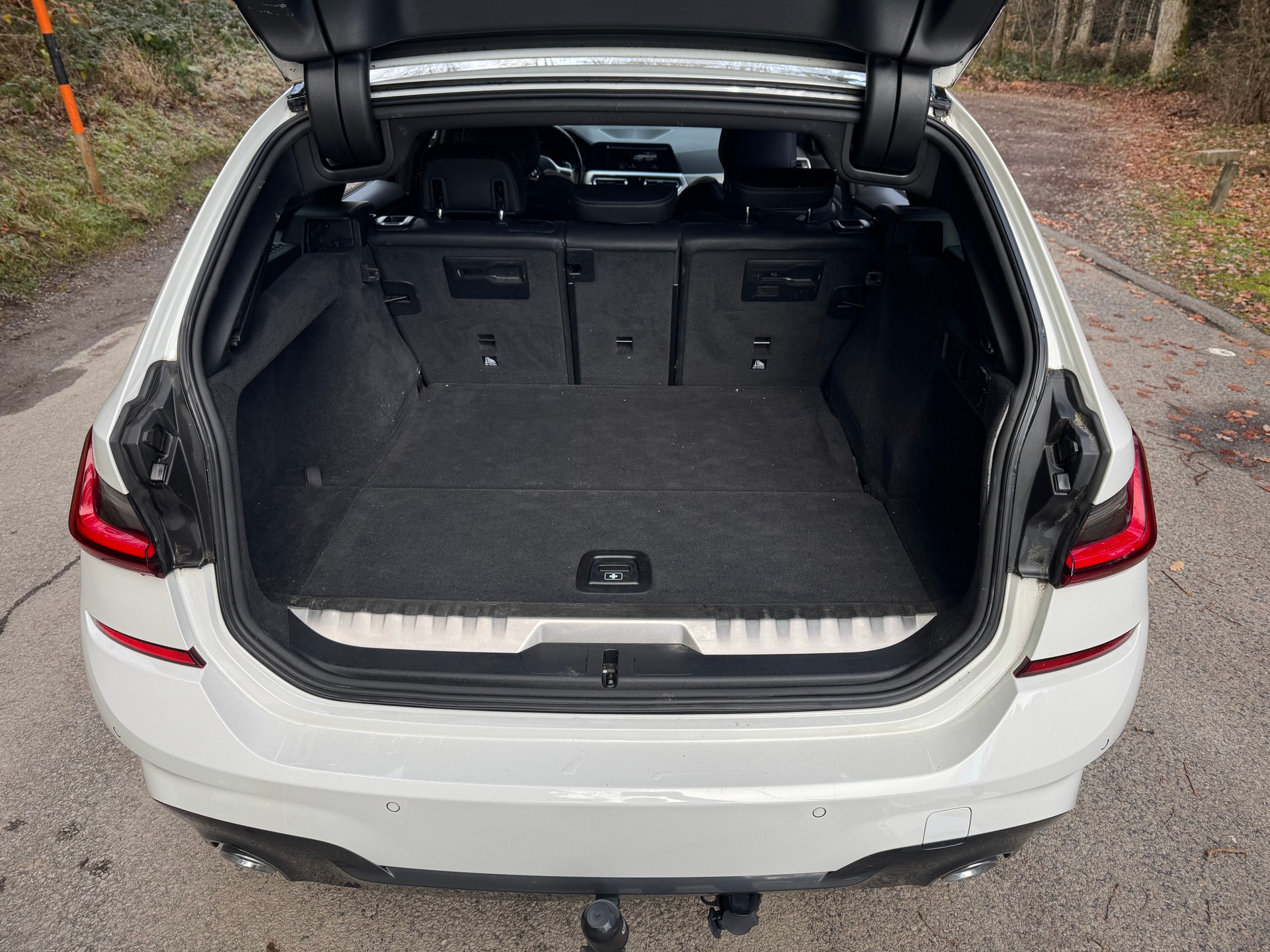 BMW 320e Touring M Sport Steptronic-image-15