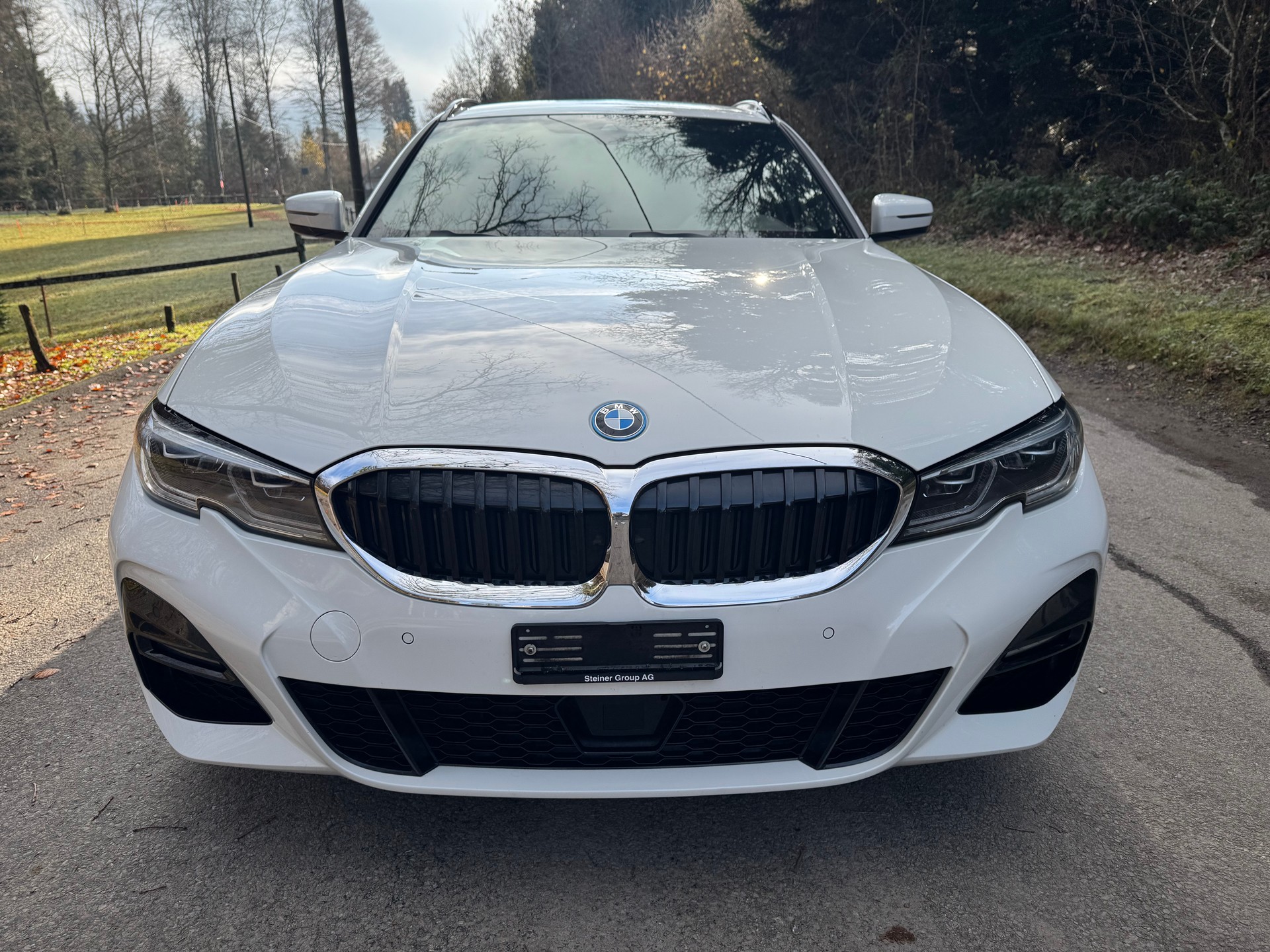 BMW 320e Touring M Sport Steptronic-image-1
