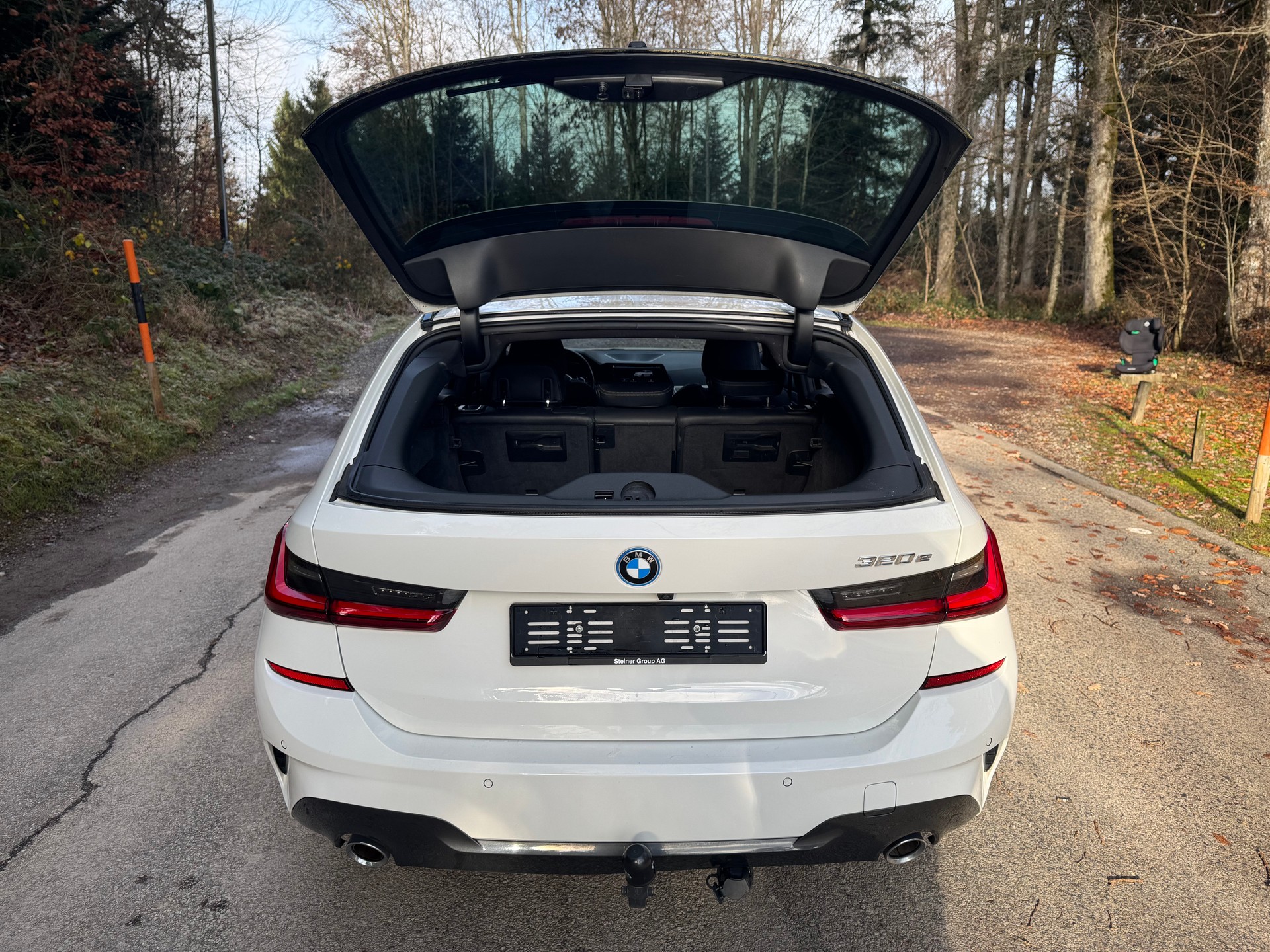 BMW 320e Touring M Sport Steptronic-image-5