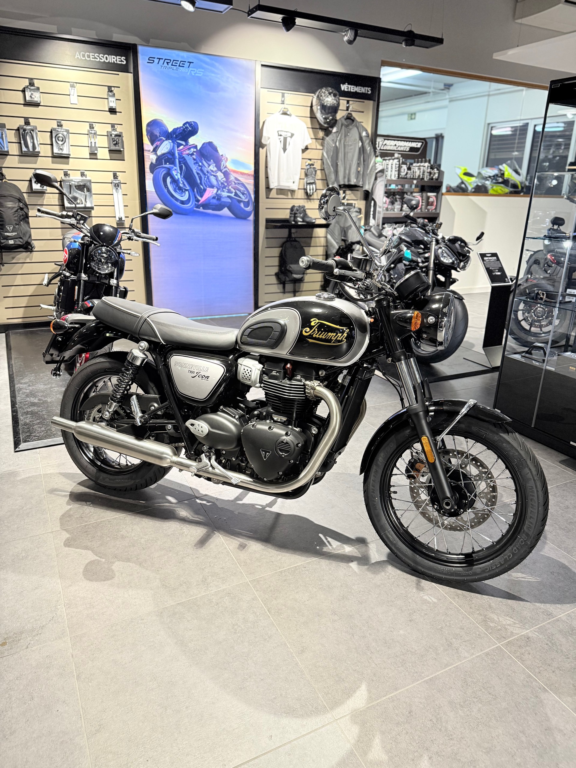 TRIUMPH Bonneville 900 T 100