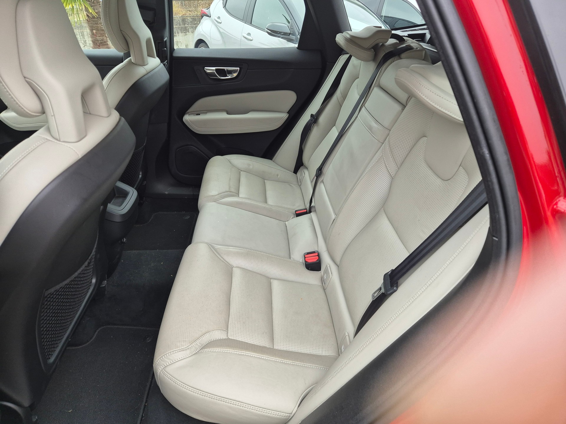 VOLVO XC60 D5 AWD Inscription Geartronic-image-7