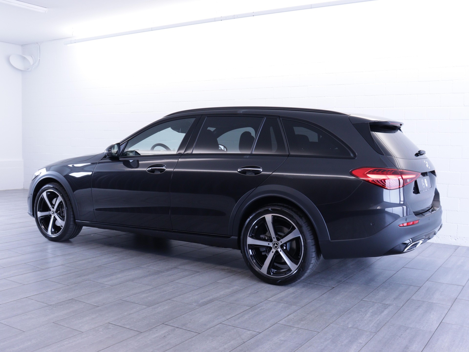 MERCEDES-BENZ C 220 d All-Terrain Avantgarde 4matic Kombi-image-2