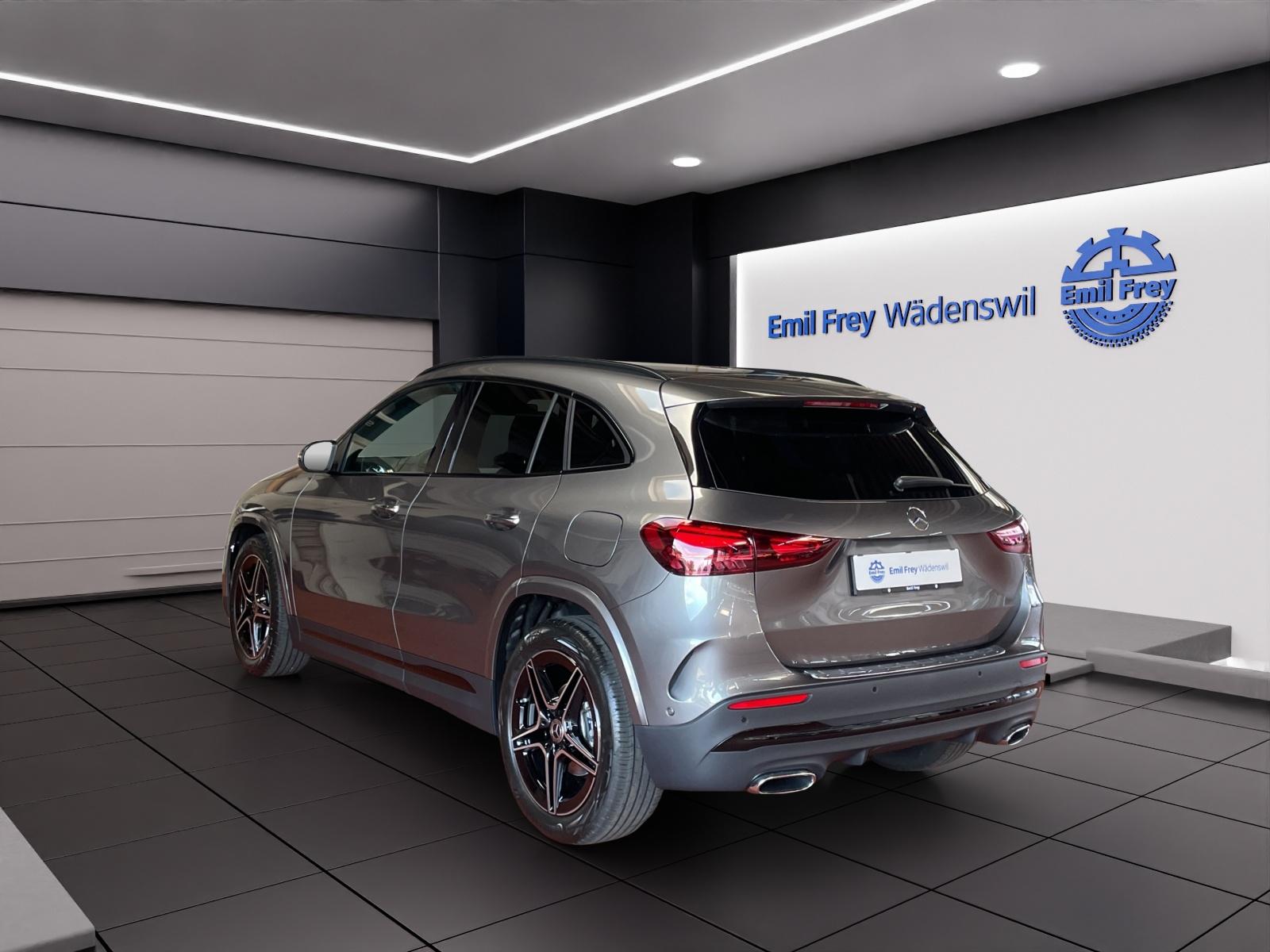 MERCEDES-BENZ GLA 200 Night Star AMG Line-image-2