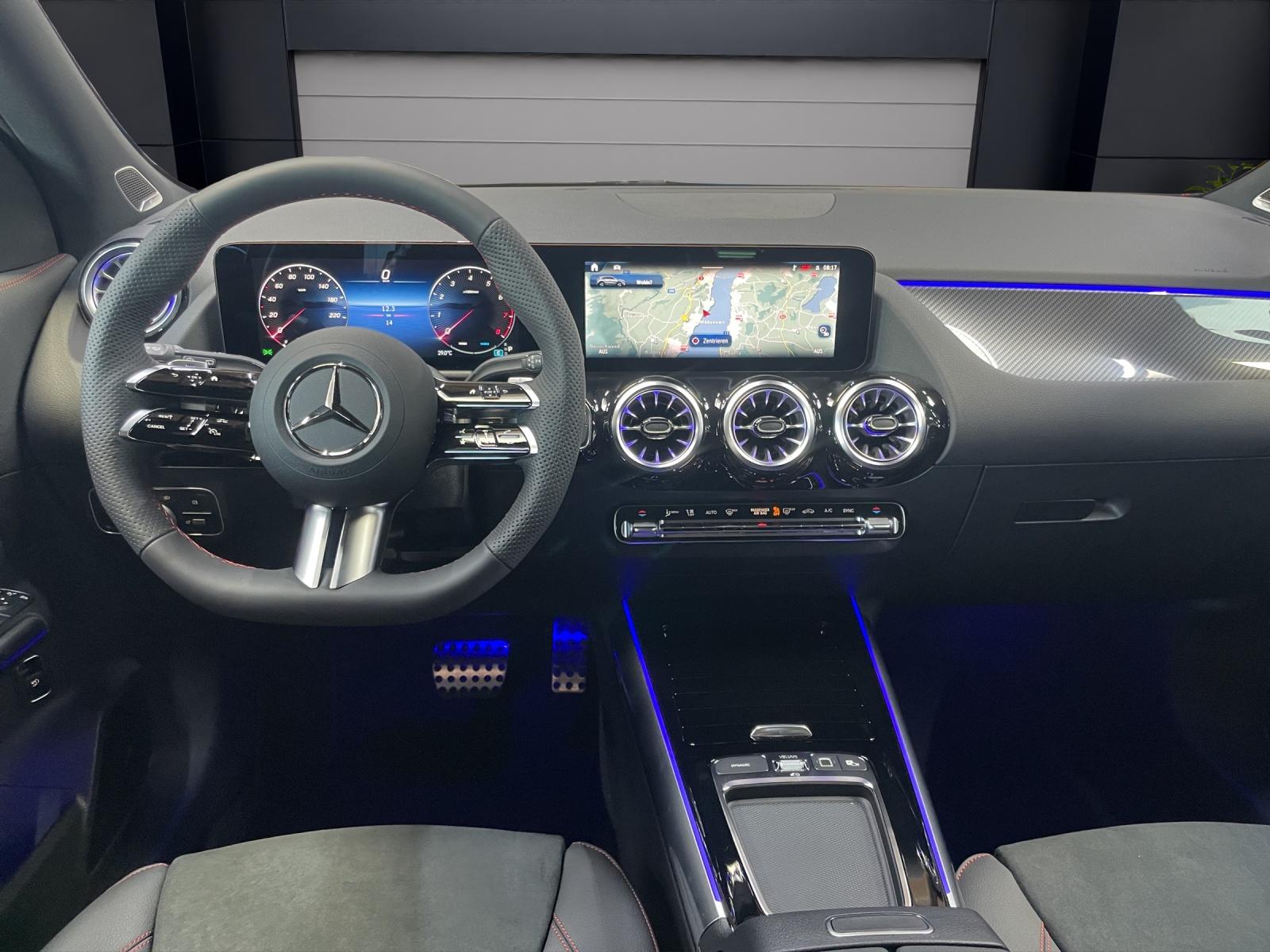 MERCEDES-BENZ GLA 200 Night Star AMG Line-image-4