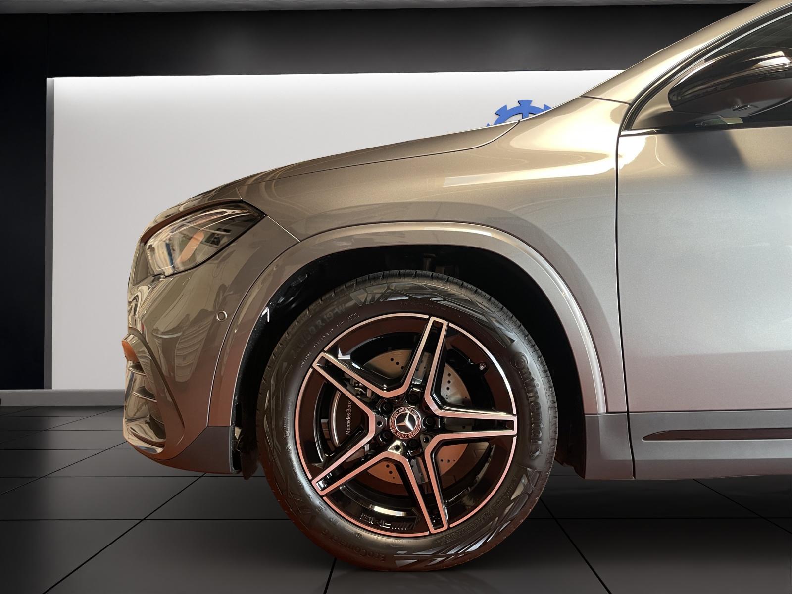 MERCEDES-BENZ GLA 200 Night Star AMG Line-image-9