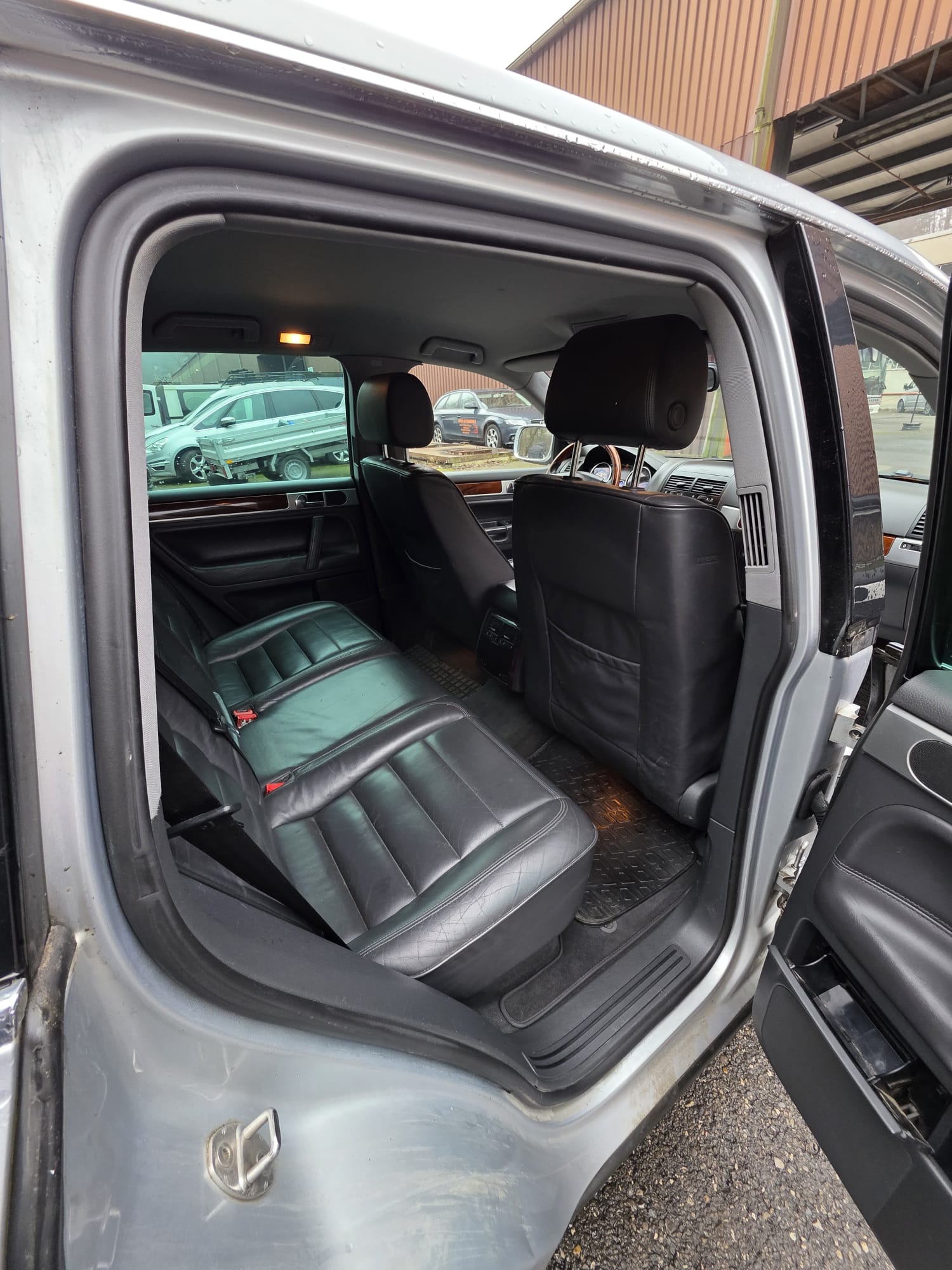 VW Touareg 3.0 TDI-image-6