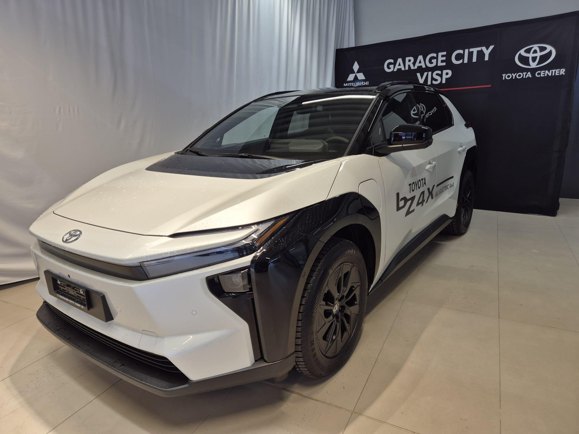 TOYOTA bZ4X Premium AWD-image-0