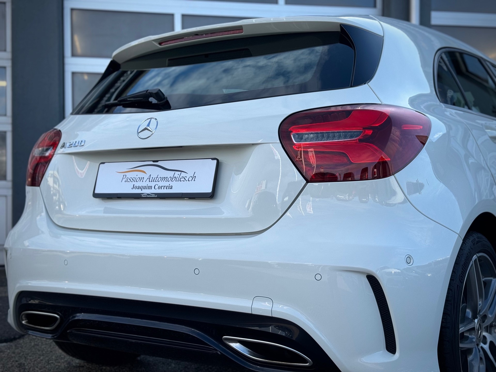 MERCEDES-BENZ A 200 AMG Line 7G-DCT-image-5