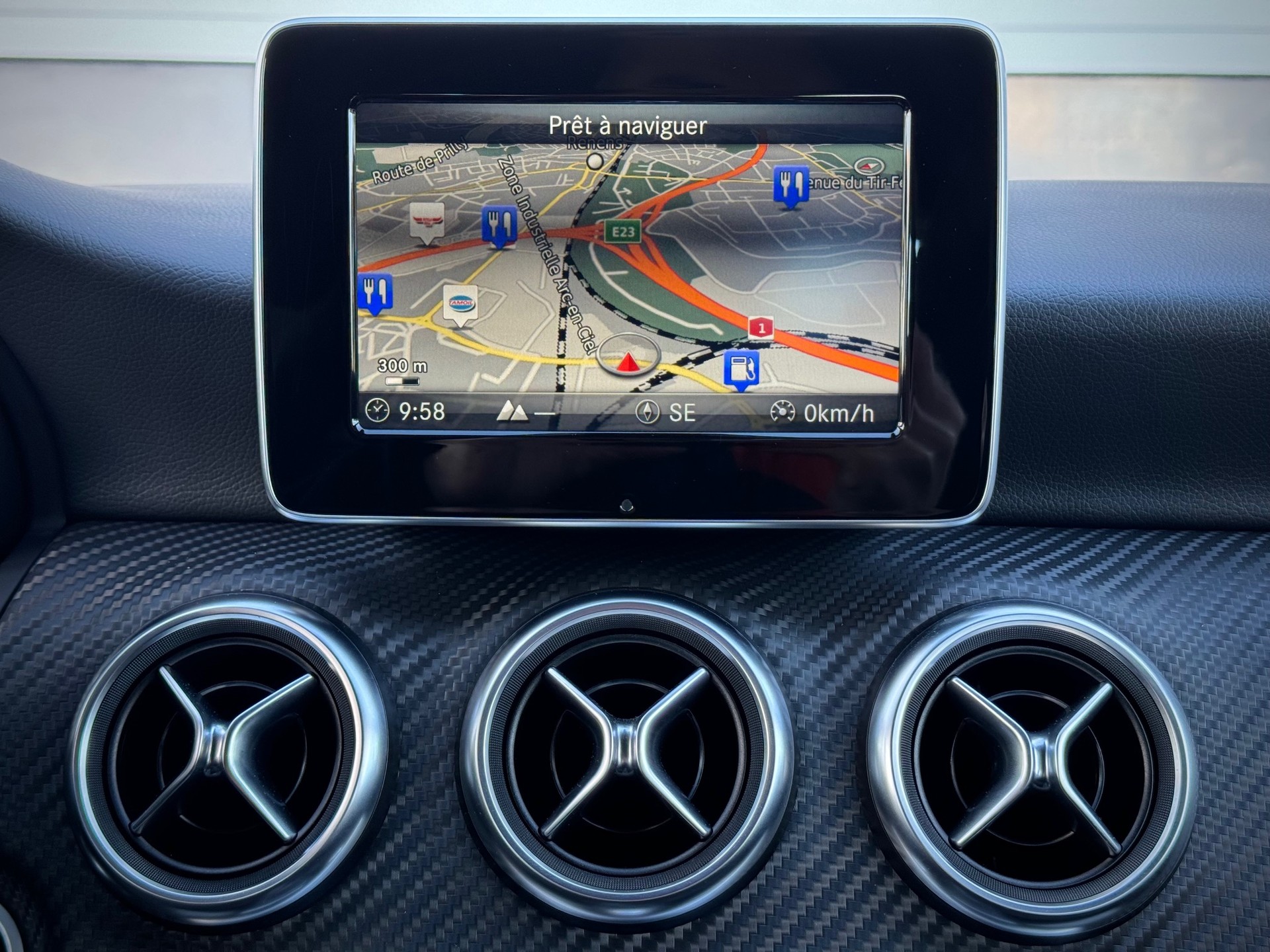 MERCEDES-BENZ A 200 AMG Line 7G-DCT-image-11