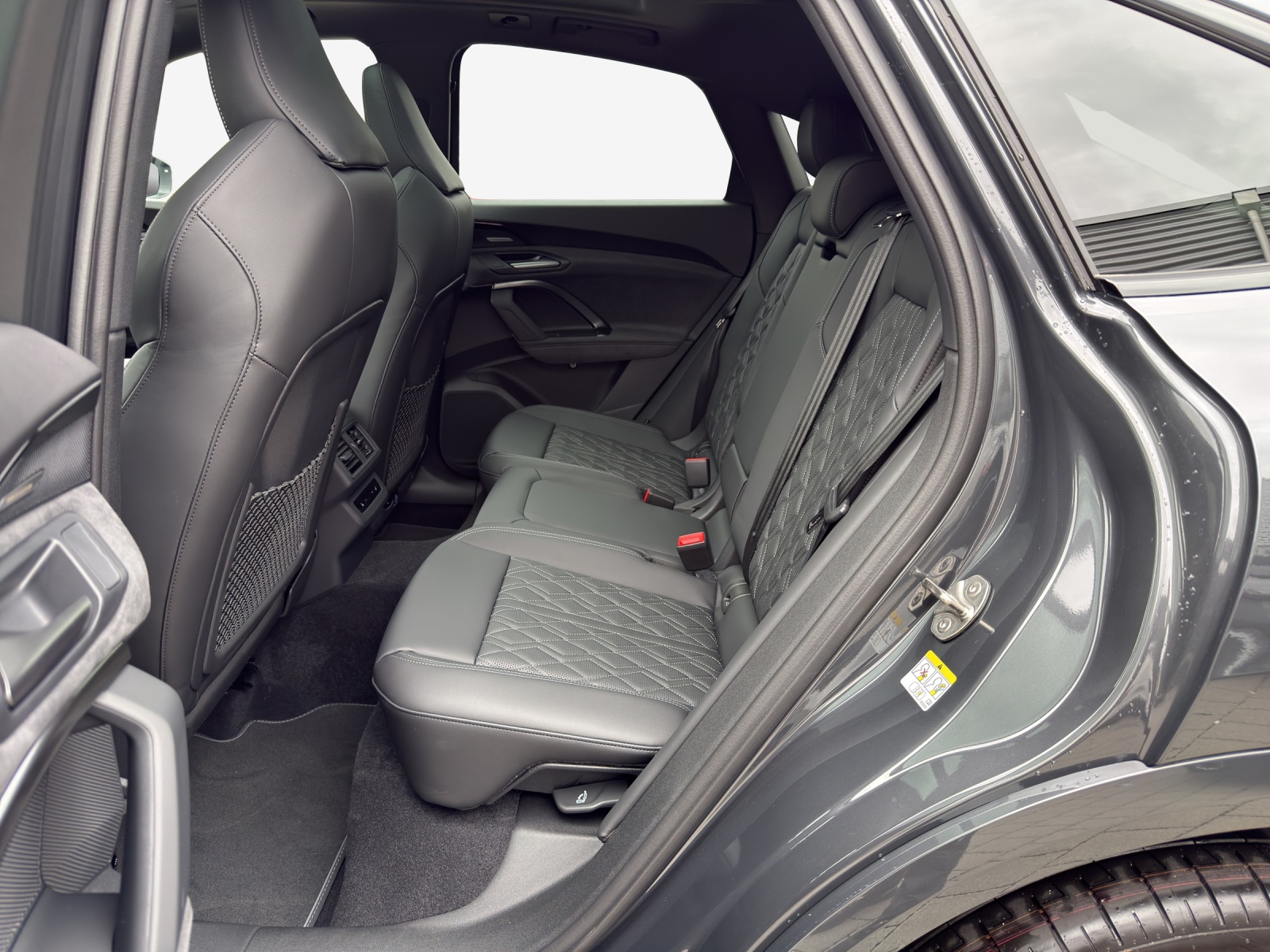 AUDI Q5 Sportback TDI quattro 150 kW S-tronic-image-11