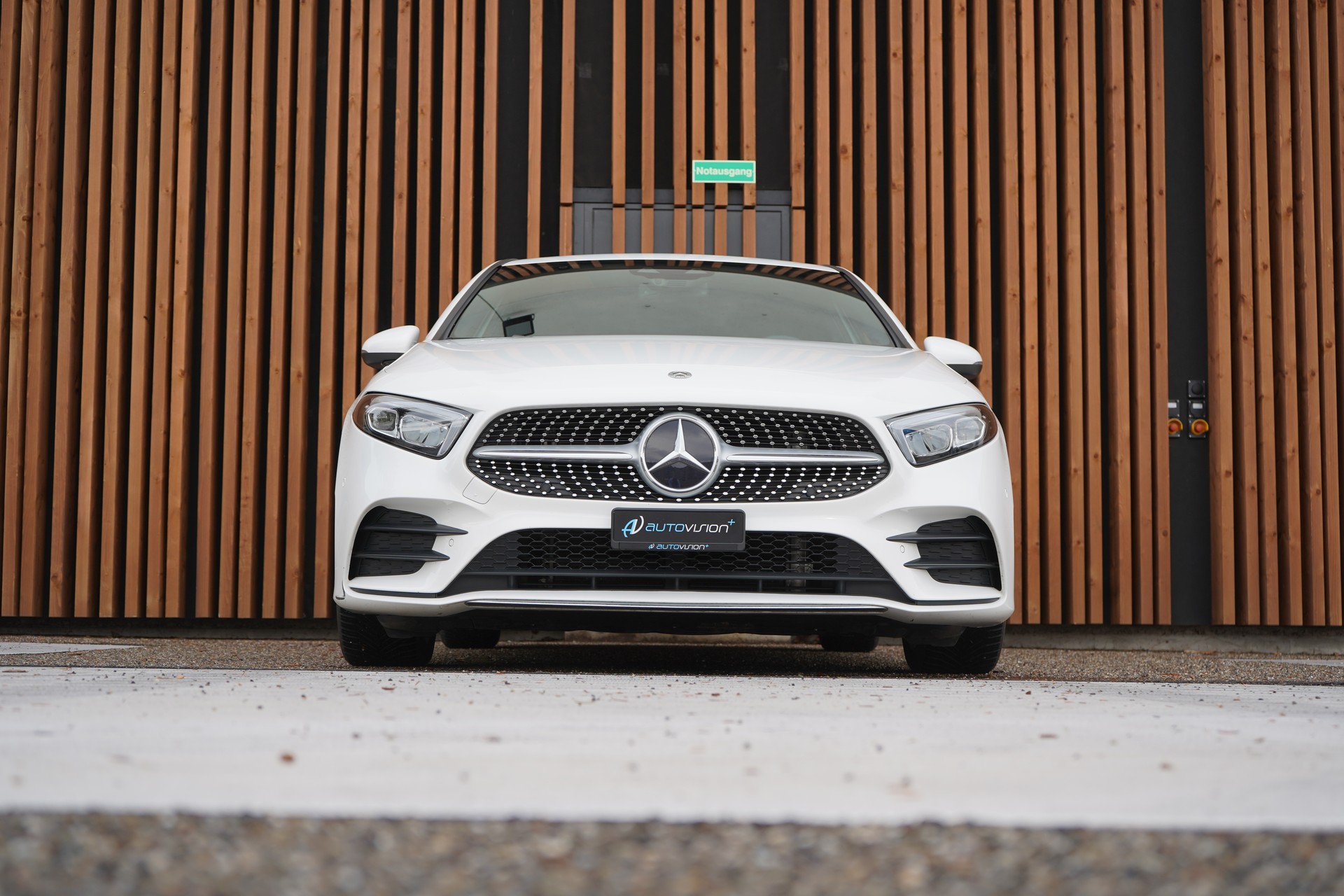MERCEDES-BENZ A 180 AMG LINE 7G-DCT l 136 PS-image-15