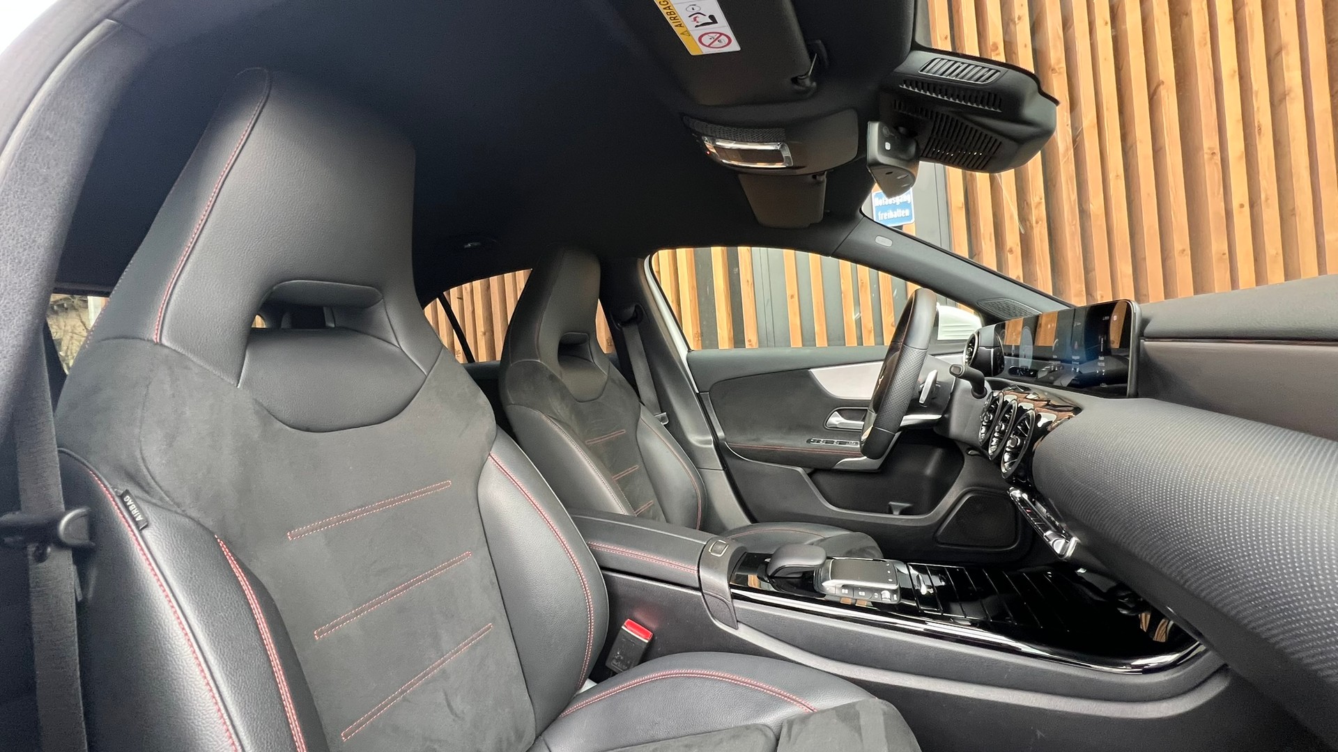MERCEDES-BENZ A 180 AMG LINE 7G-DCT l 136 PS-image-25