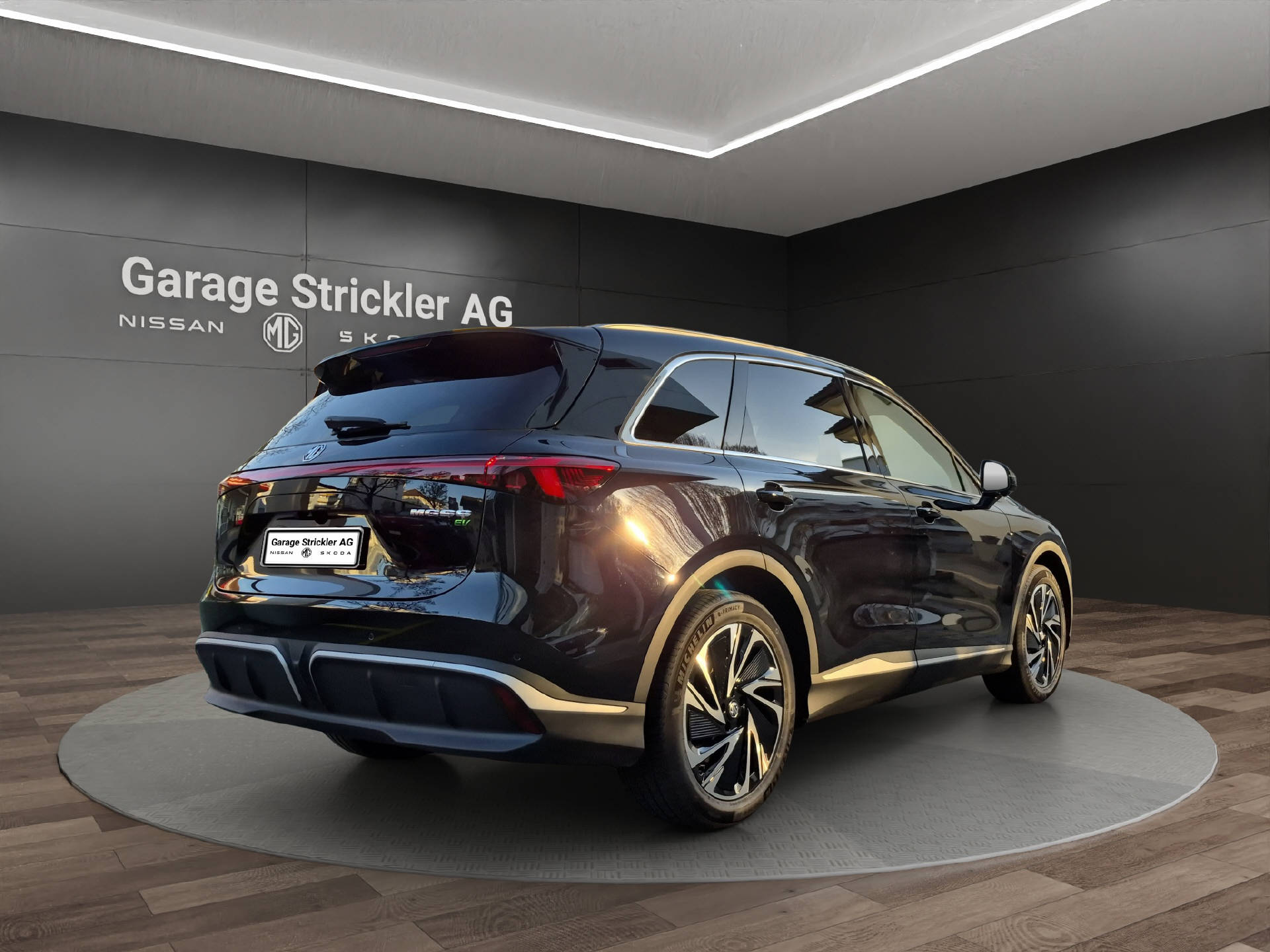 MG S6 EV 77 kWh Luxury 4WD-image-4