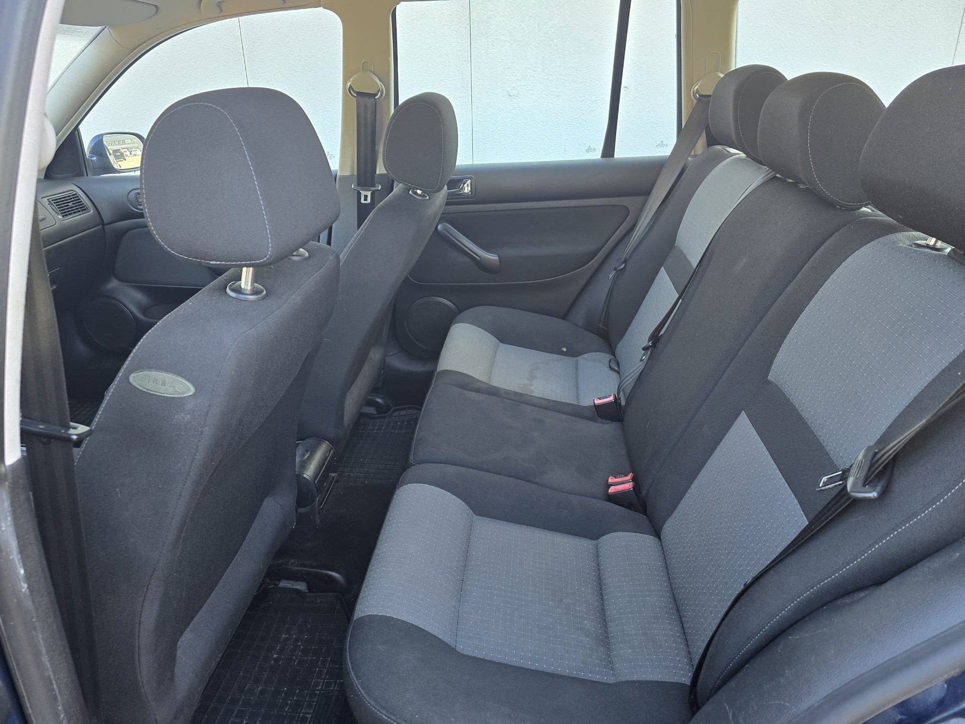 VW Golf Variant 2.0 Pacific 4Motion-image-4