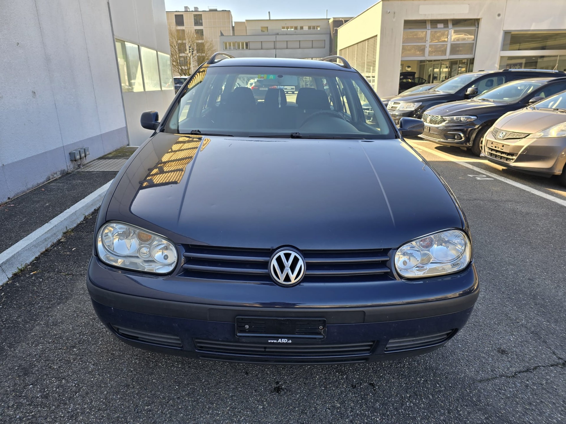 VW Golf Variant 2.0 Pacific 4Motion-image-2