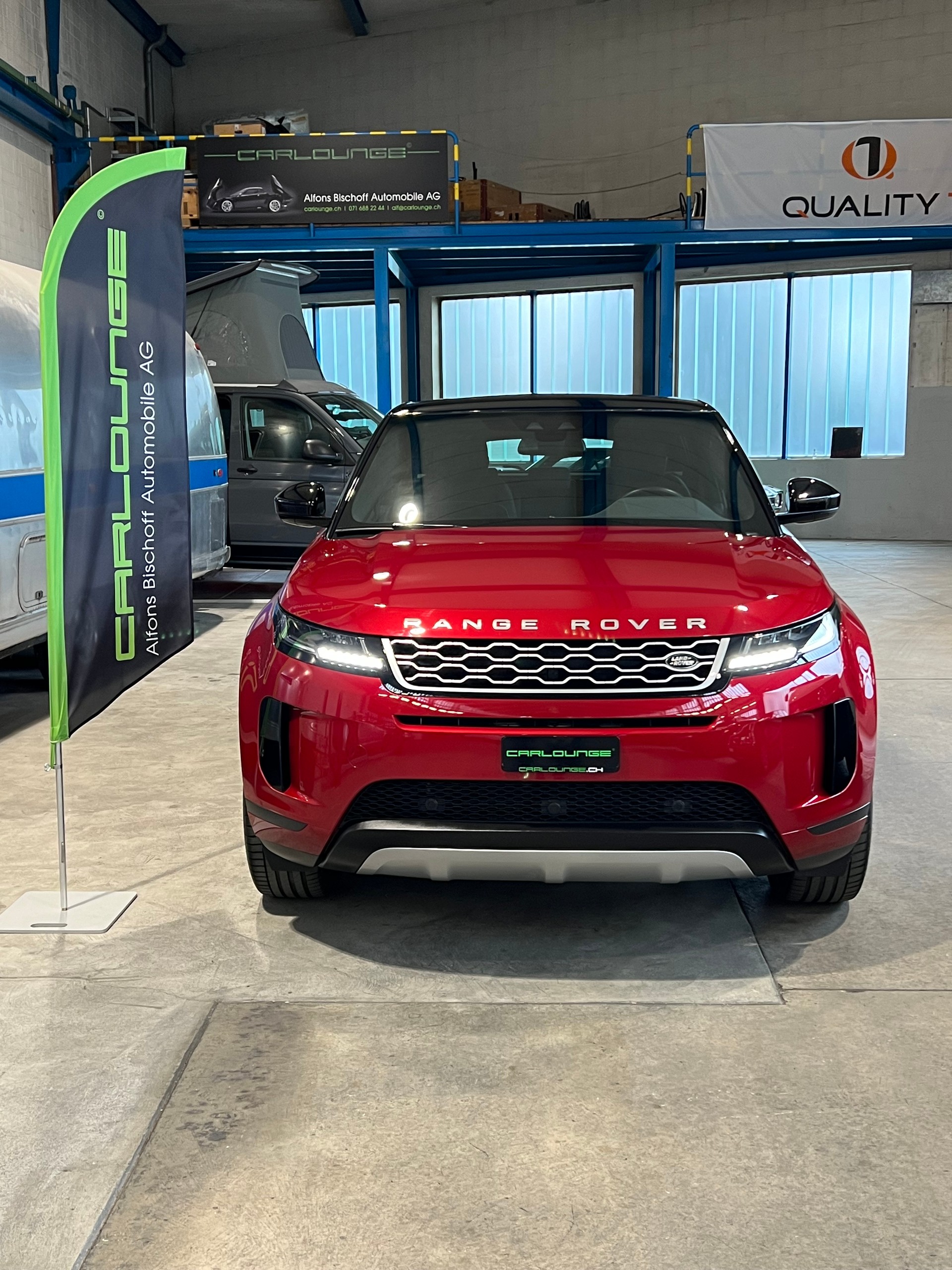 LAND ROVER Range Rover Evoque P 300 AT9-image-13
