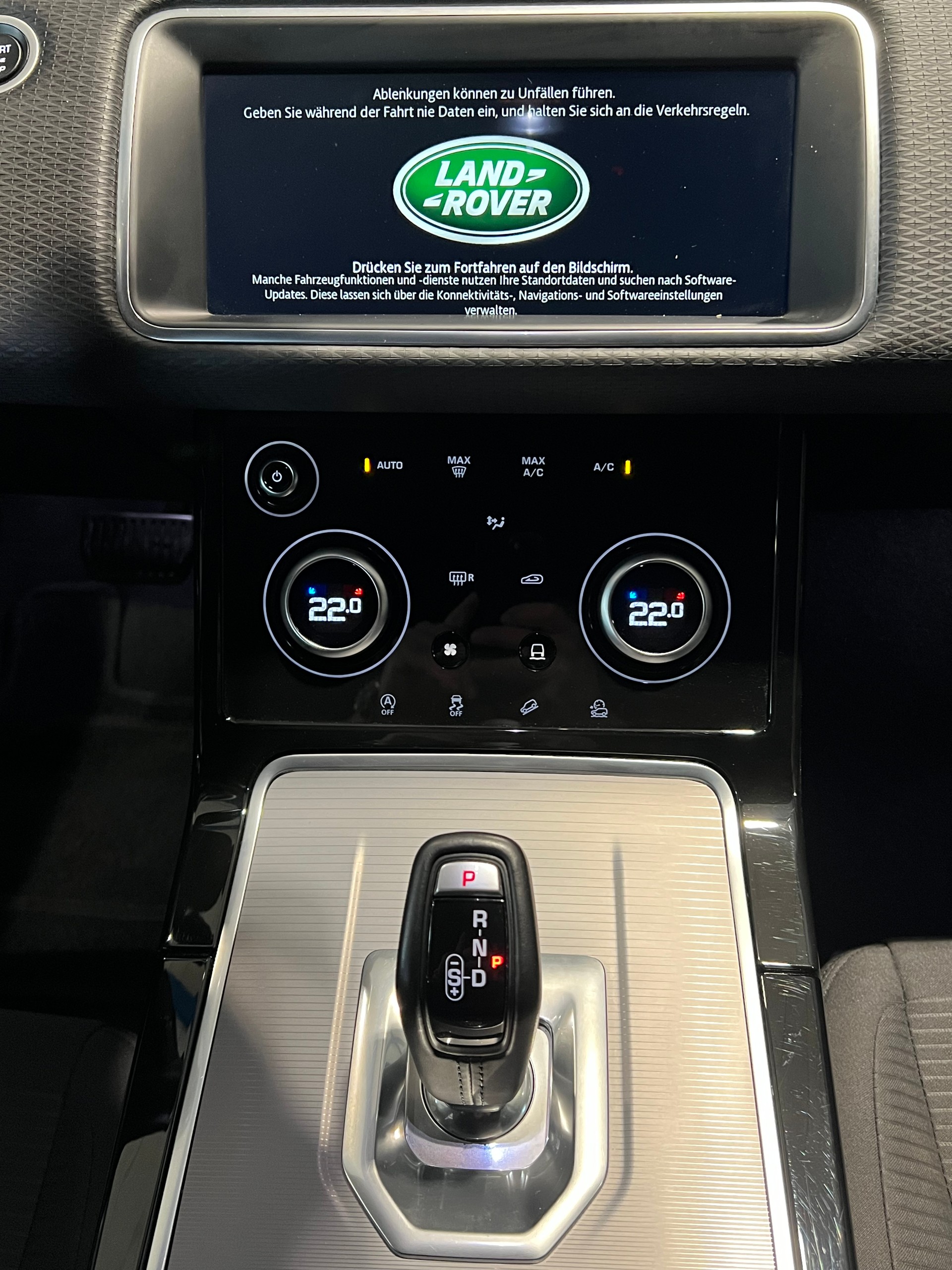 LAND ROVER Range Rover Evoque P 300 AT9-image-3