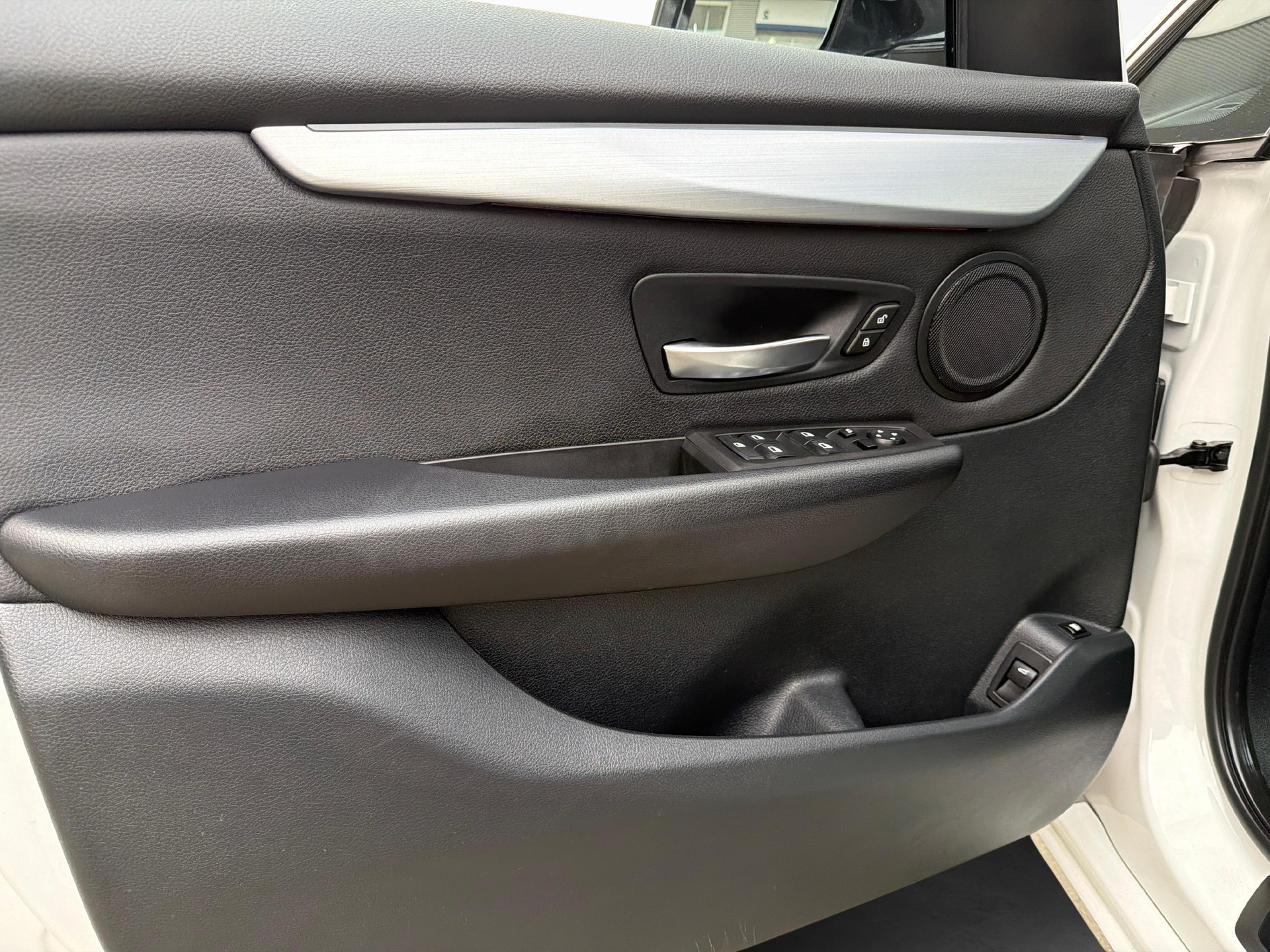 BMW 225xe Active Tourer-image-17