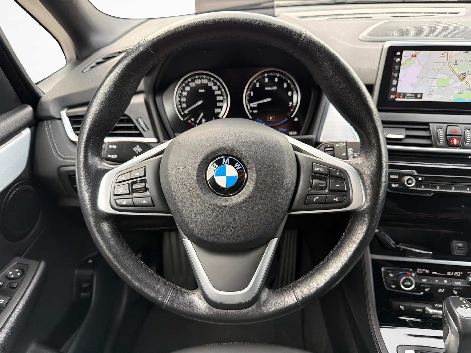 BMW 225xe Active Tourer-image-13