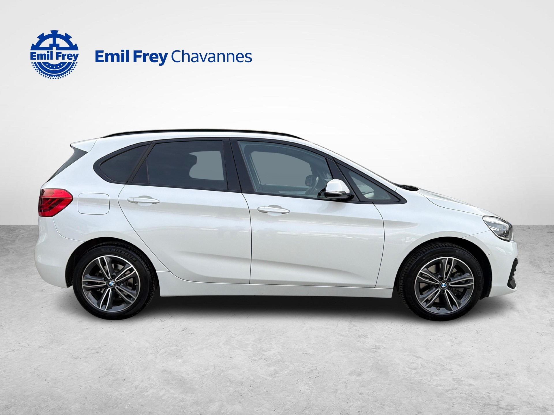 BMW 225xe Active Tourer-showroom-element-2