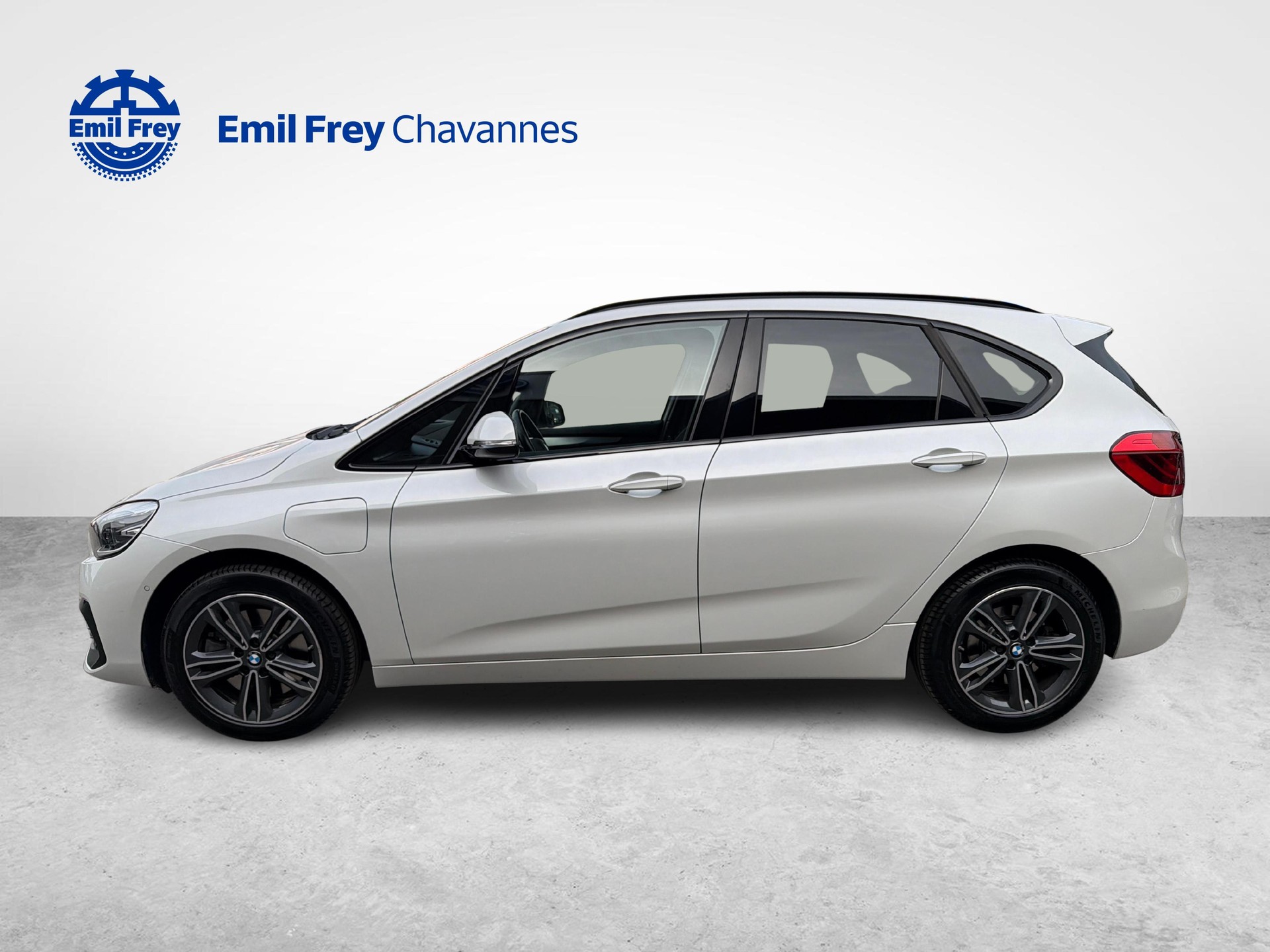 BMW 225xe Active Tourer-showroom-element-3