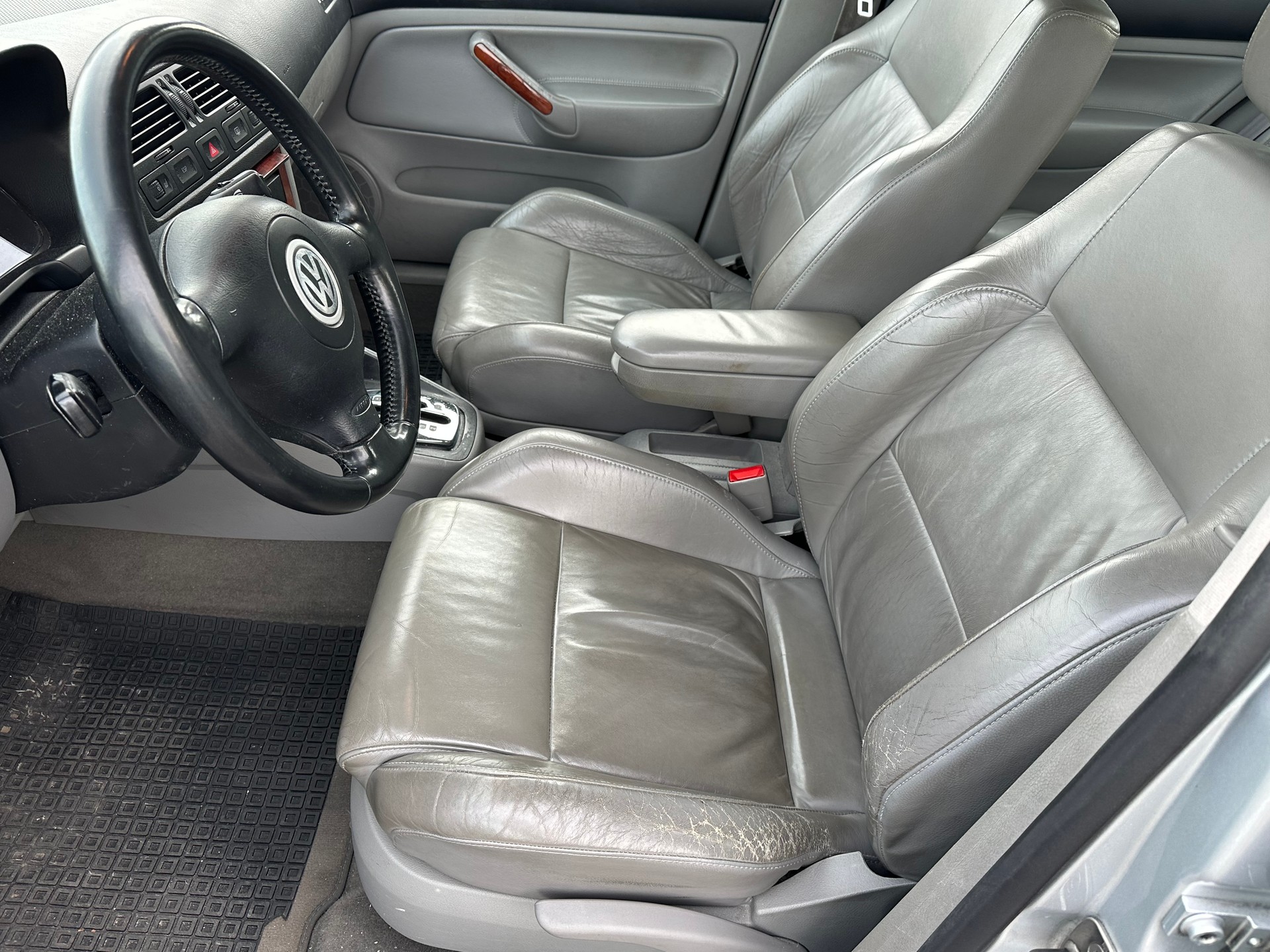 VW Bora 2.3 Highline-image-9