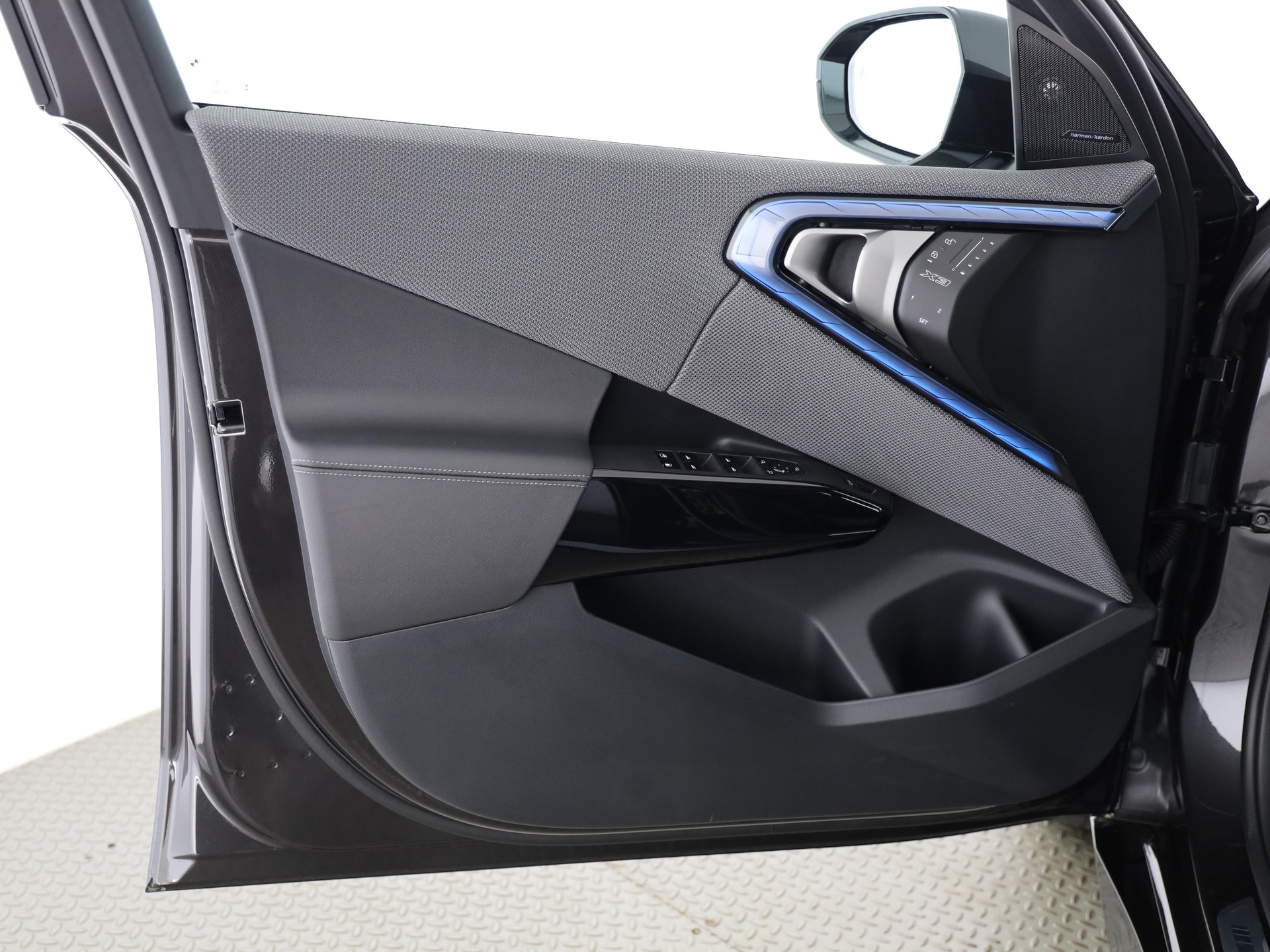 BMW X3 30e xDrive-image-9