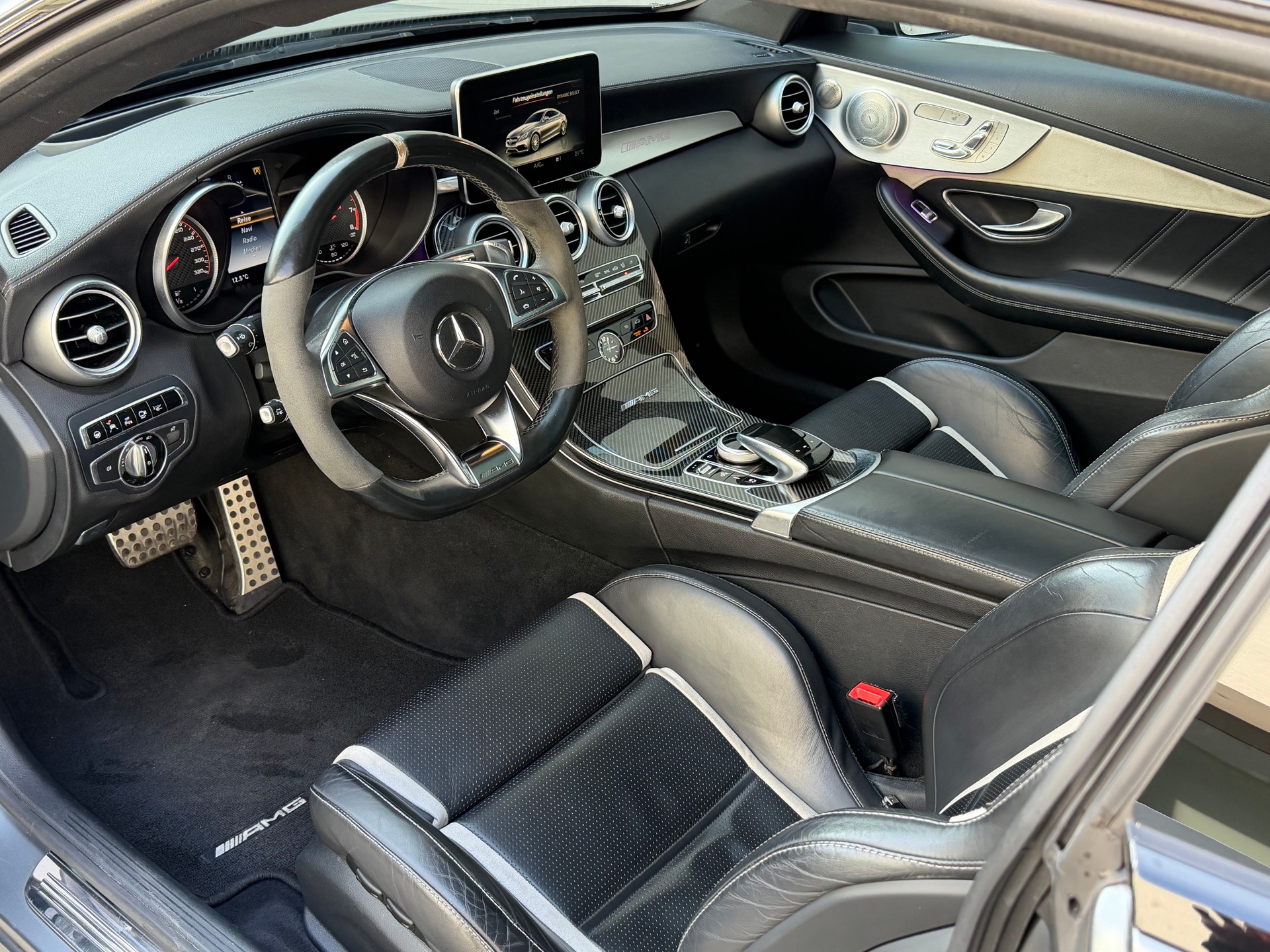 MERCEDES-BENZ C 63 S AMG Speedshift-image-8