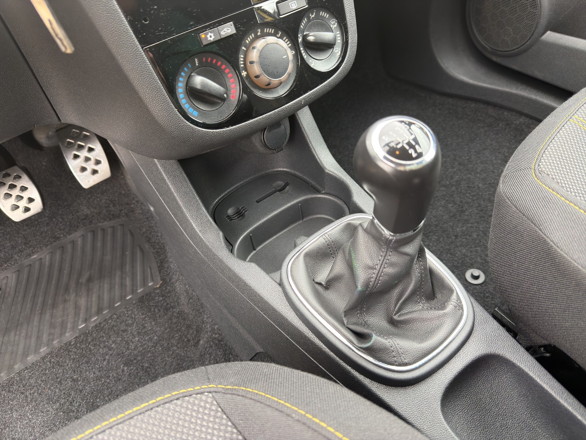 OPEL Corsa 1.4 TP Anniversary-image-16