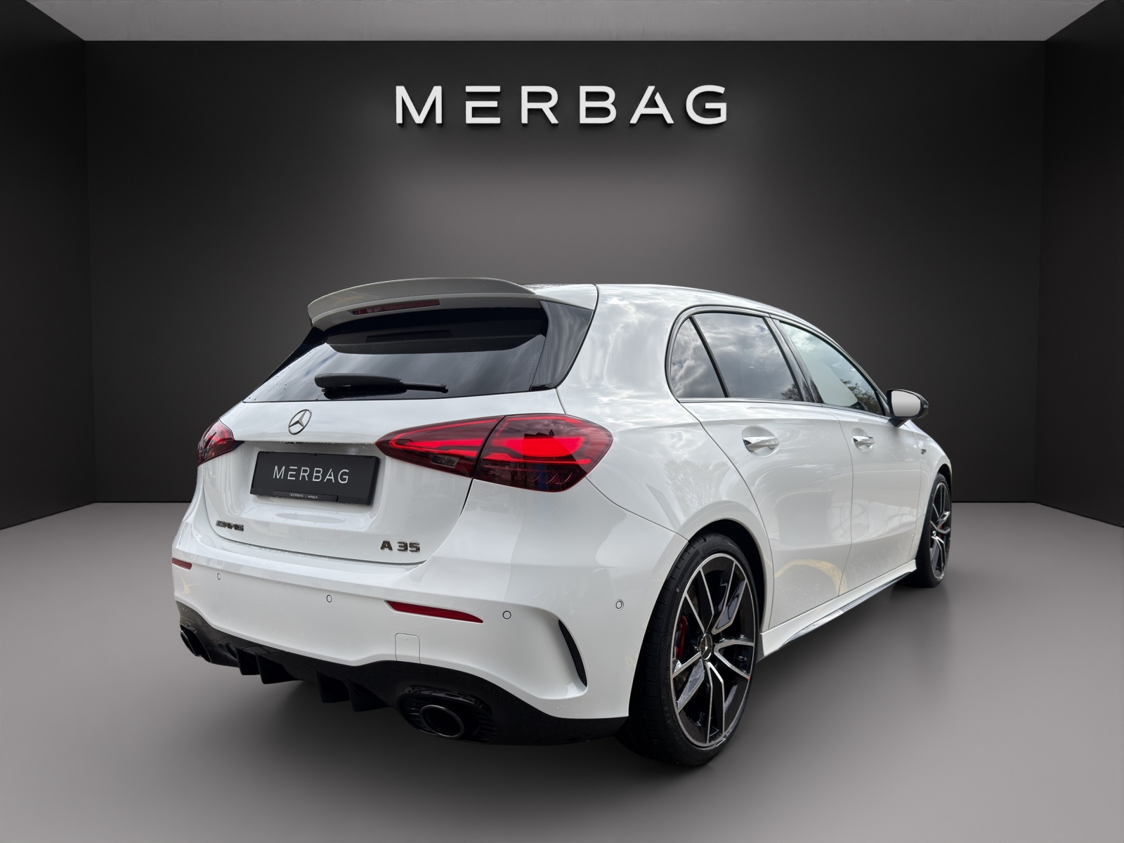 MERCEDES-BENZ A AMG 35 4Matic 8G-DCT-image-2