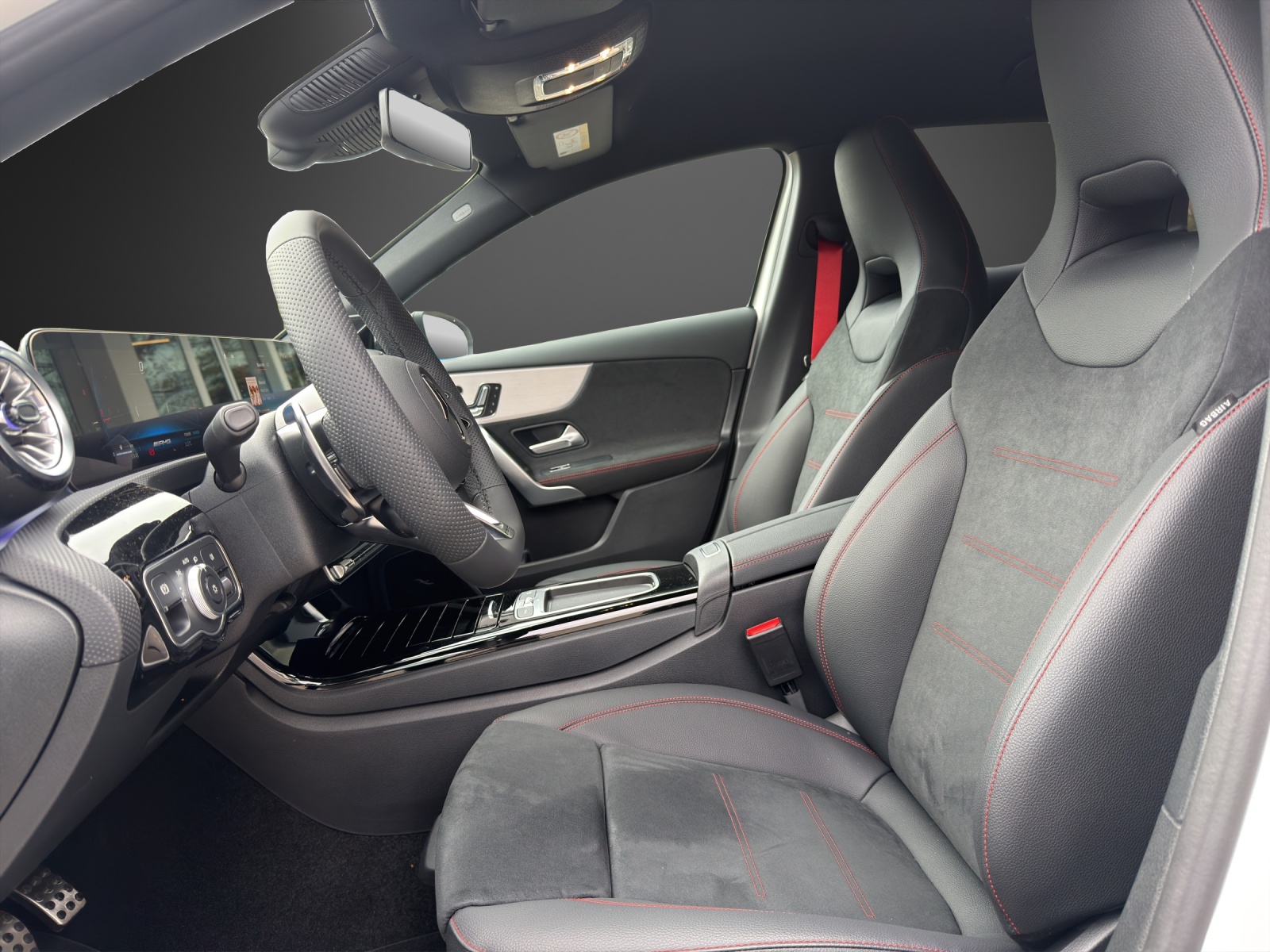 MERCEDES-BENZ A AMG 35 4Matic 8G-DCT-image-9