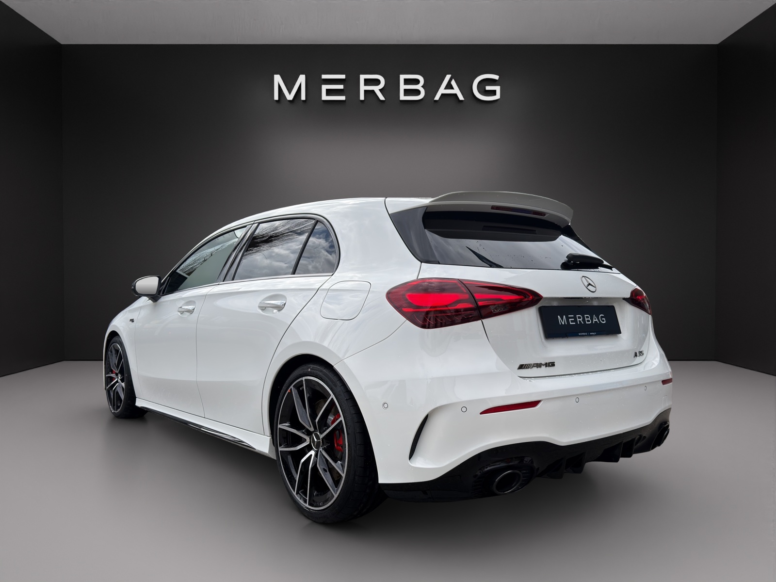 MERCEDES-BENZ A AMG 35 4Matic 8G-DCT-image-4