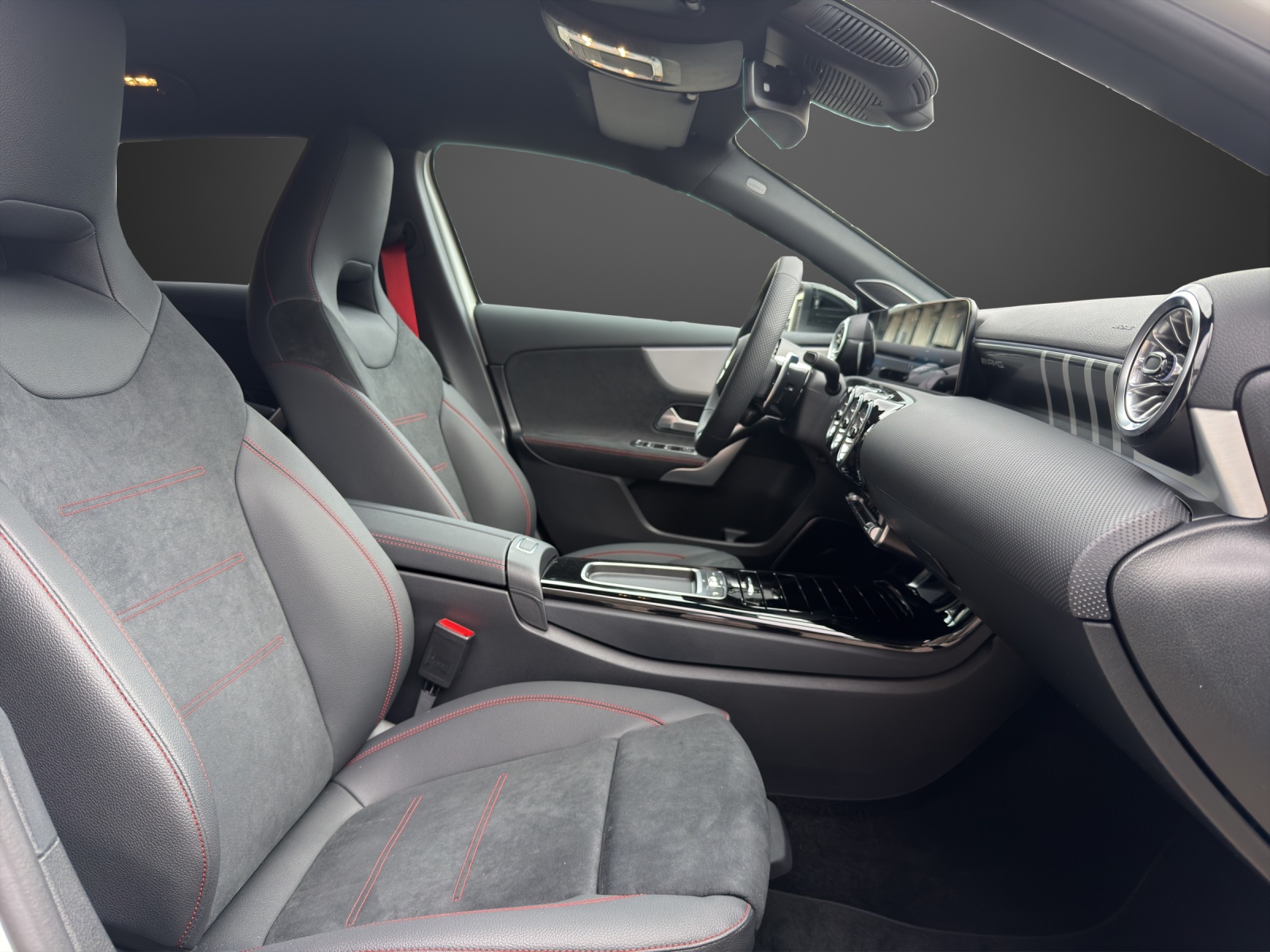 MERCEDES-BENZ A AMG 35 4Matic 8G-DCT-image-12