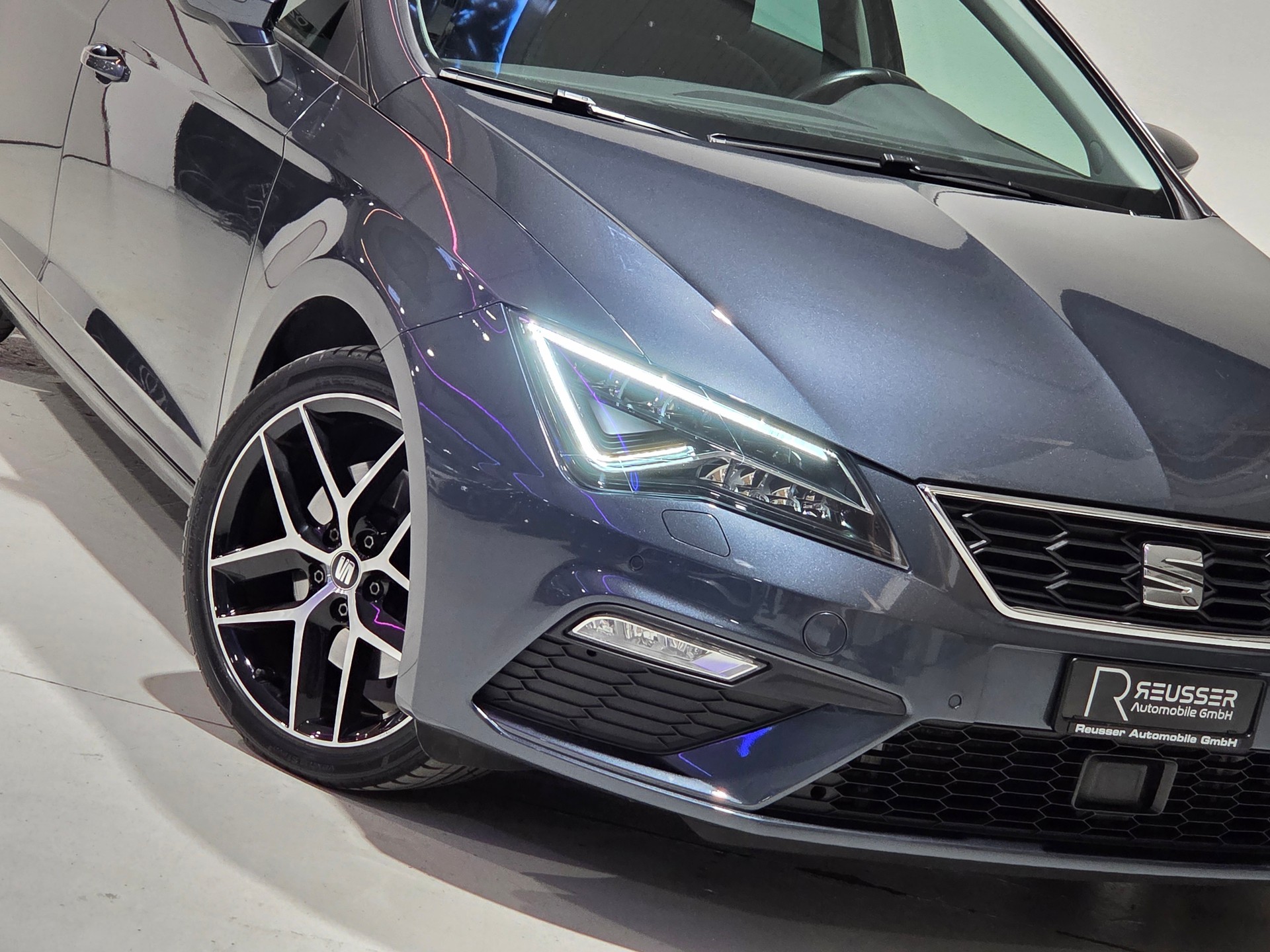 SEAT Leon ST 2.0 TSI SWISS FR DSG-image-18