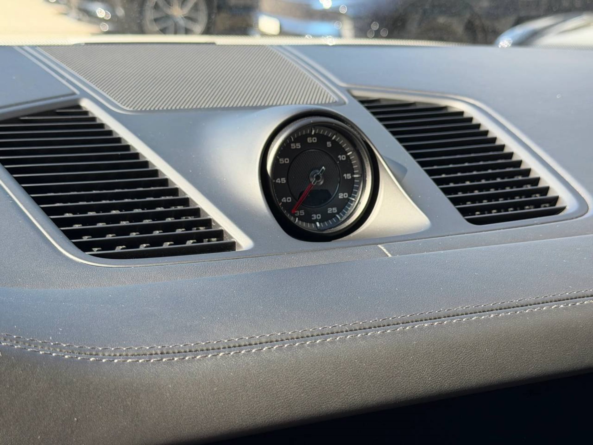 PORSCHE Cayenne GTS (MY21)-image-24