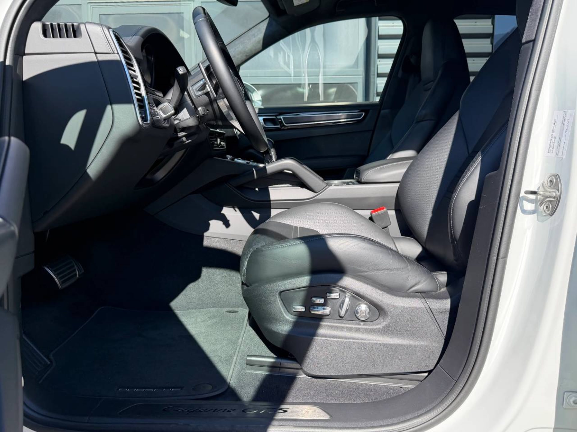 PORSCHE Cayenne GTS (MY21)-image-4