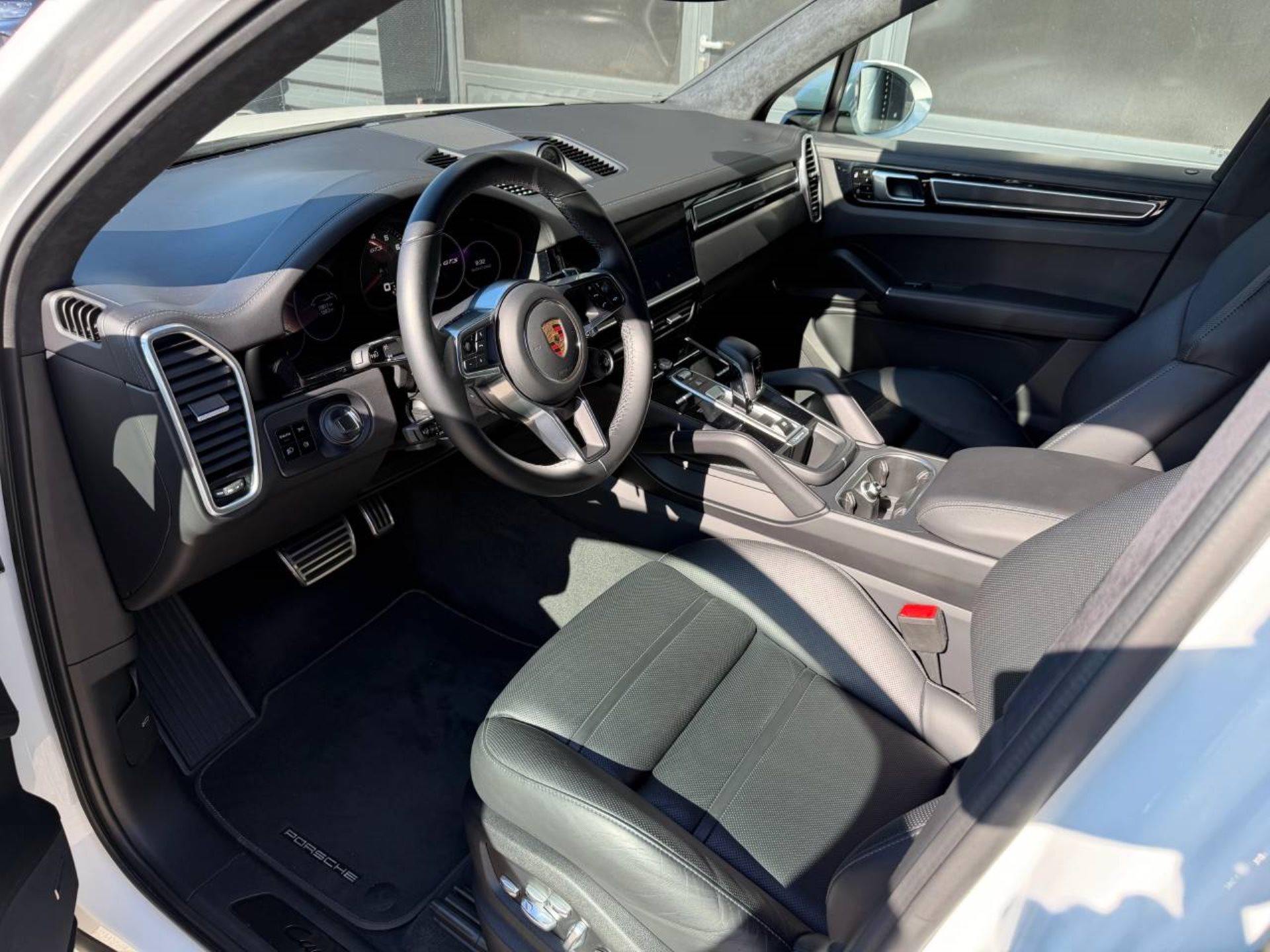 PORSCHE Cayenne GTS (MY21)-image-19