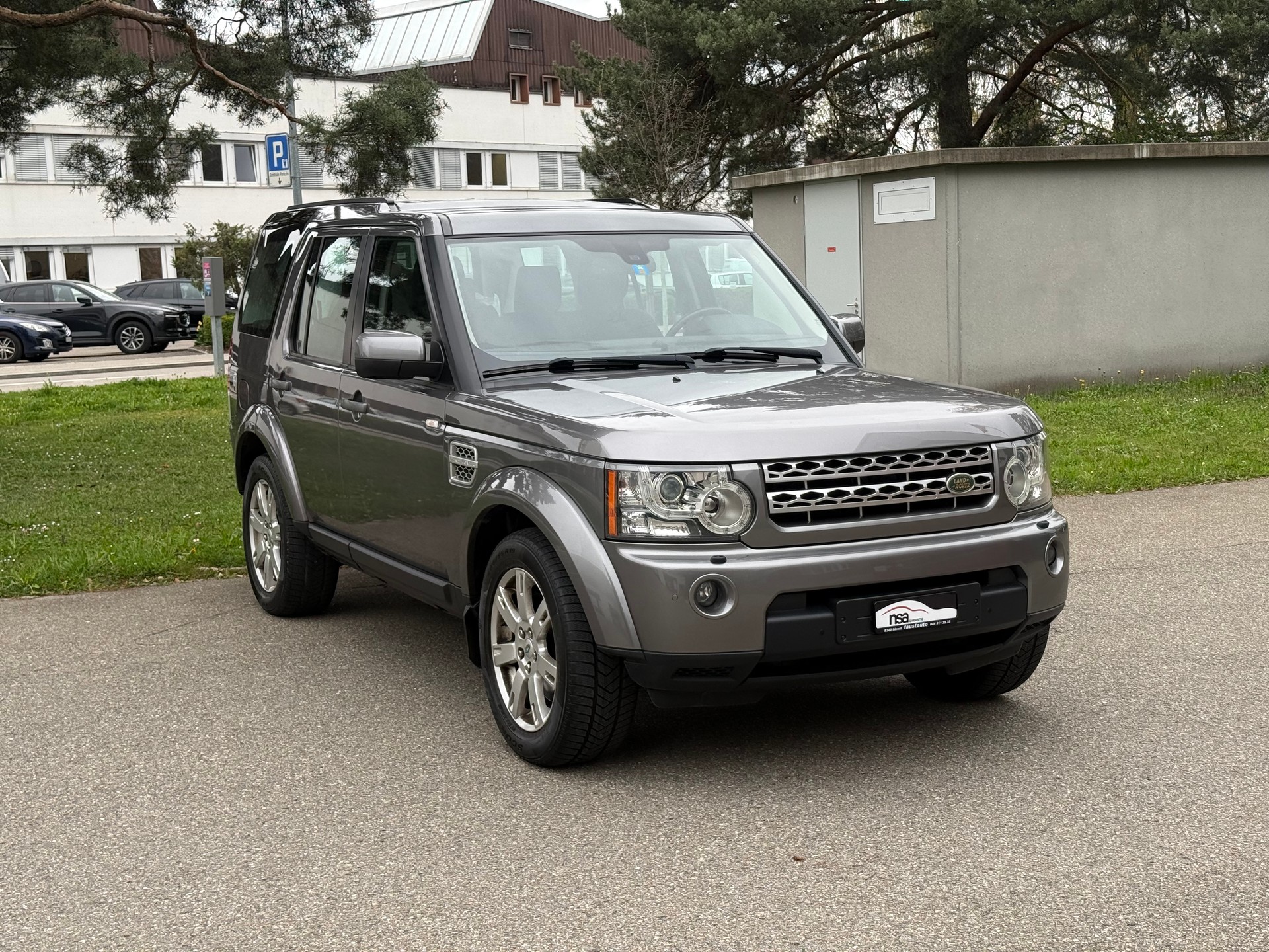 LAND ROVER Discovery 3.0 TDV6 HSE Automatic-image-1