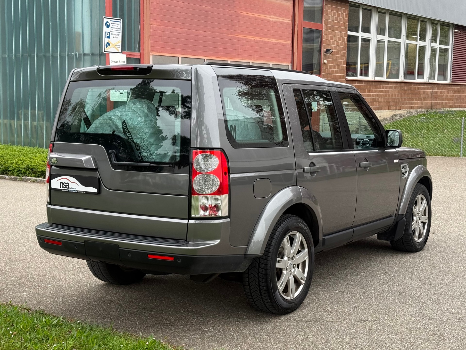 LAND ROVER Discovery 3.0 TDV6 HSE Automatic-image-5