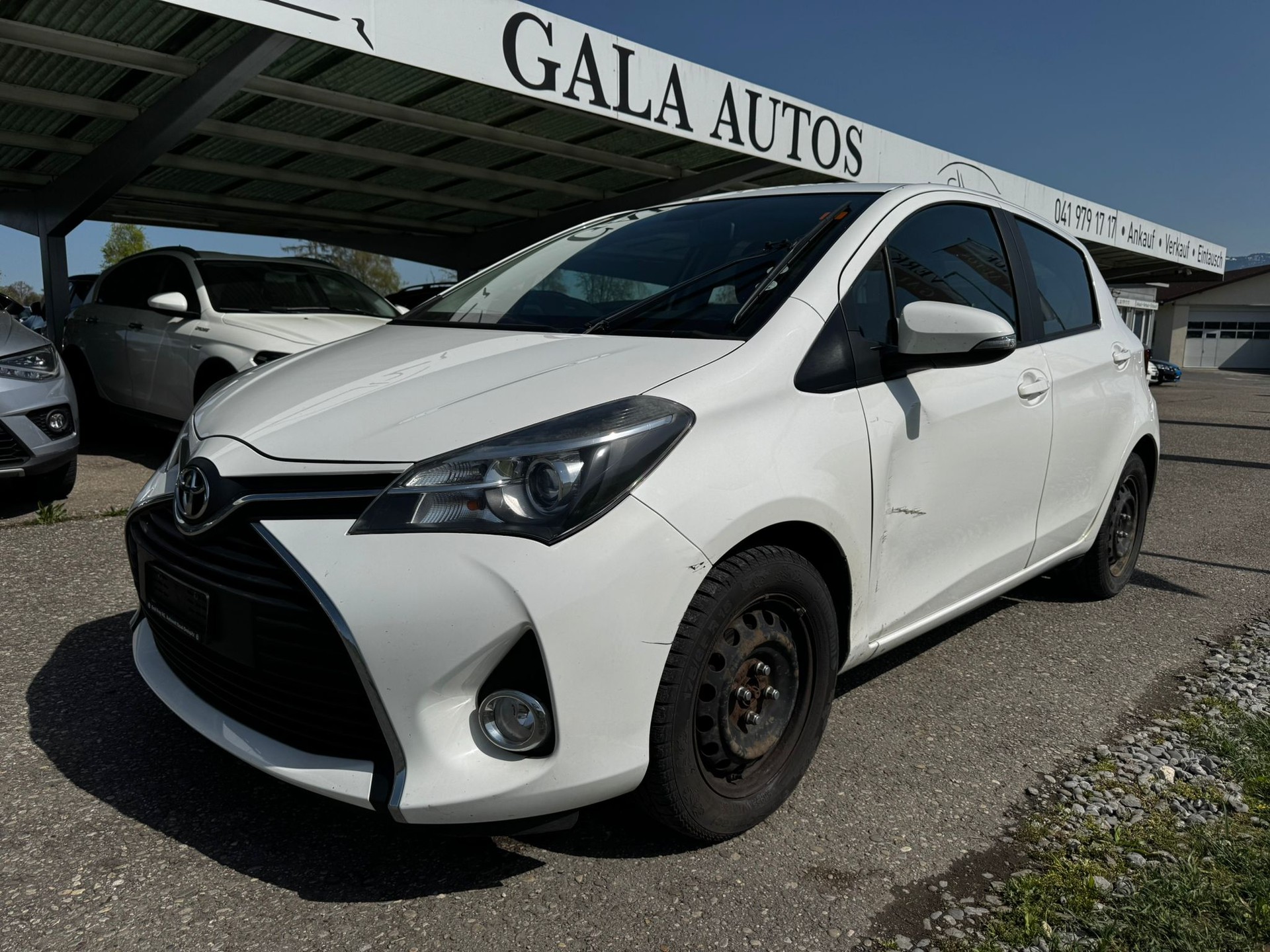 TOYOTA Yaris 1.33 Luna-image-0
