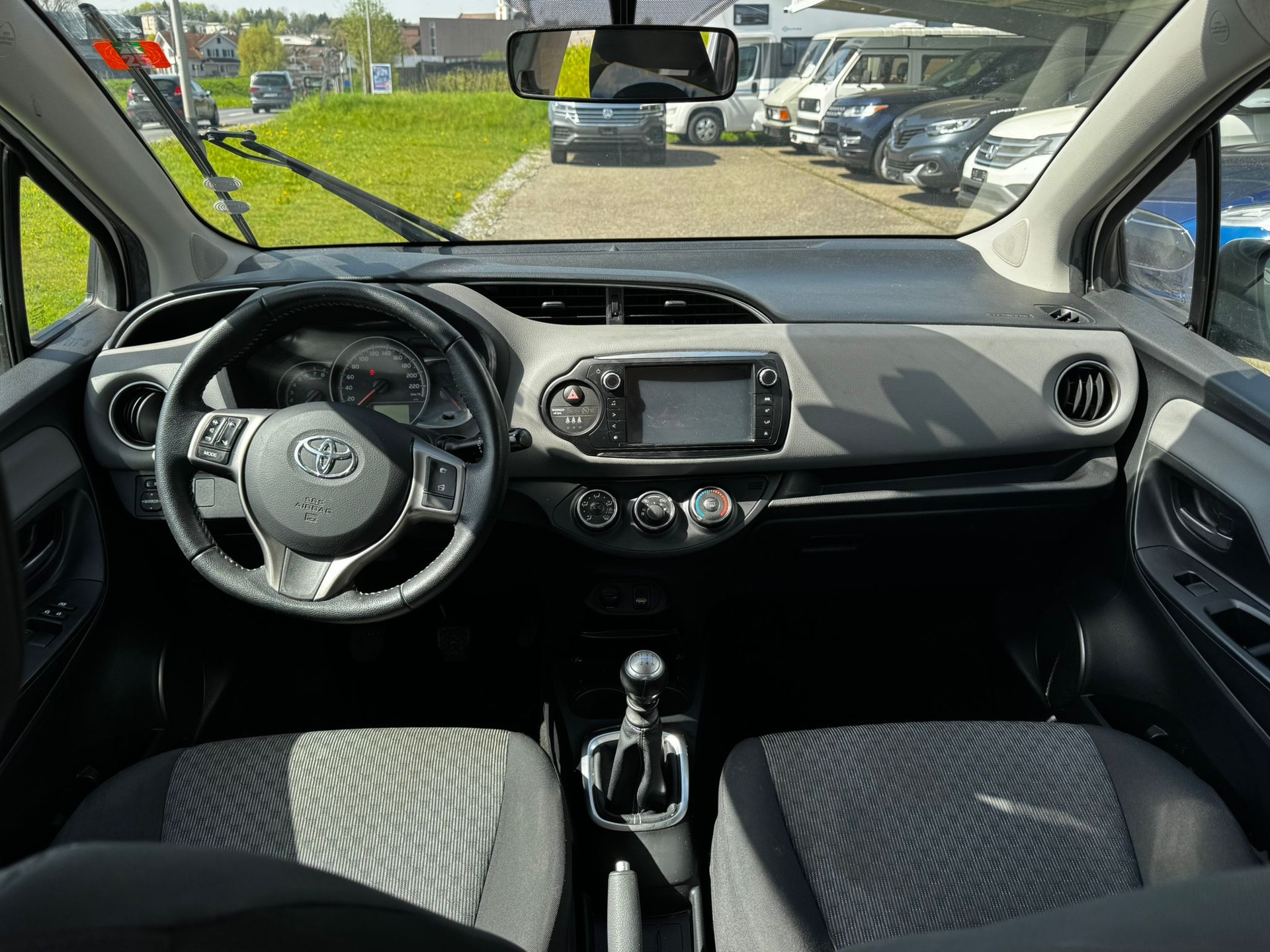 TOYOTA Yaris 1.33 Luna-image-8