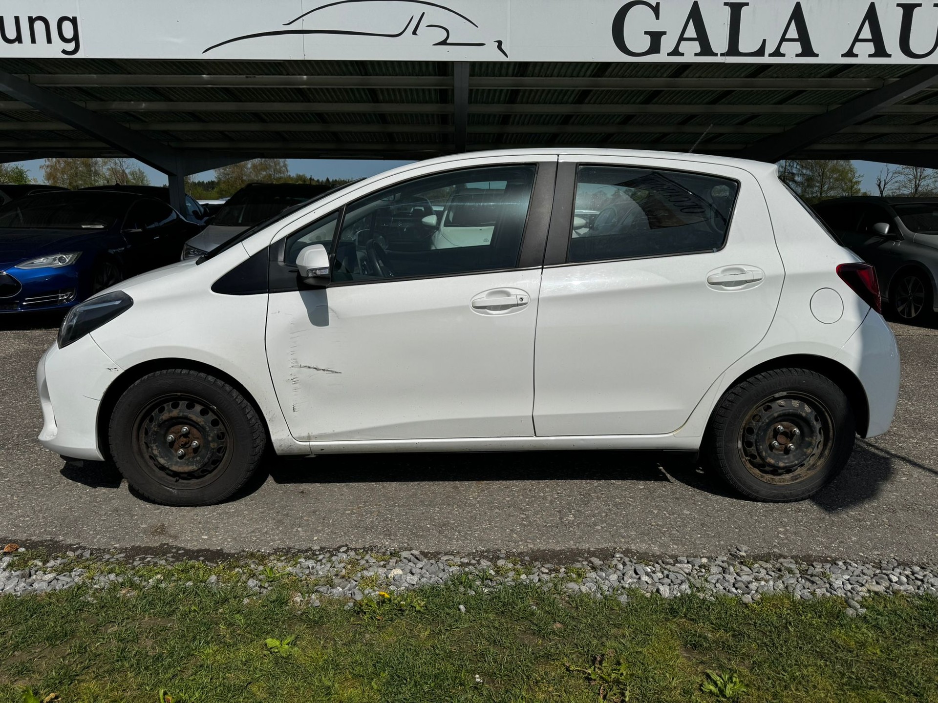 TOYOTA Yaris 1.33 Luna-image-6