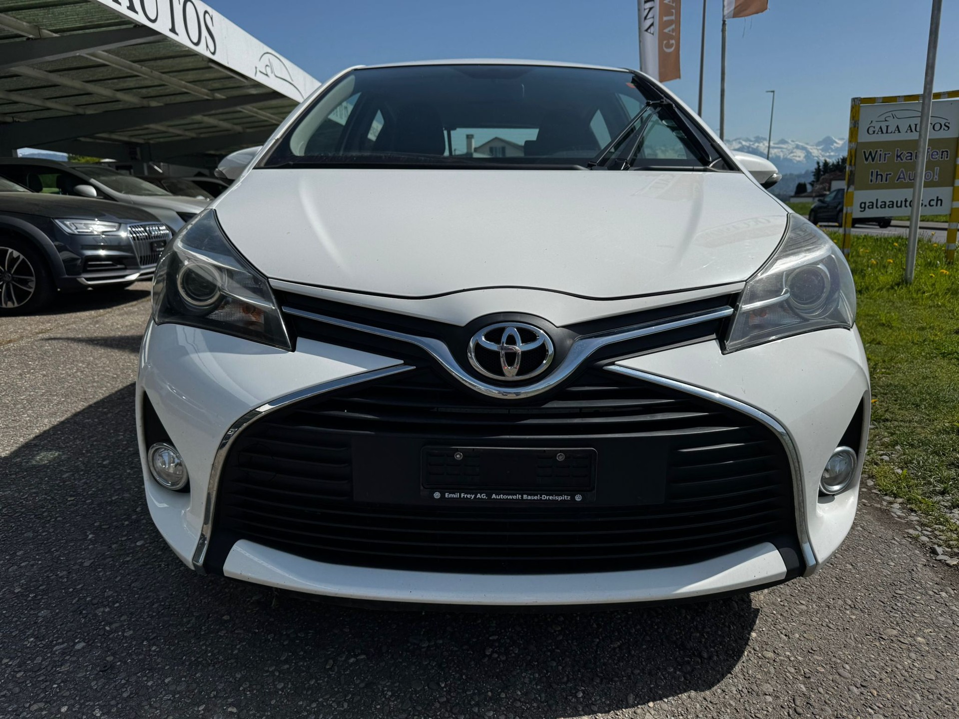 TOYOTA Yaris 1.33 Luna-image-1