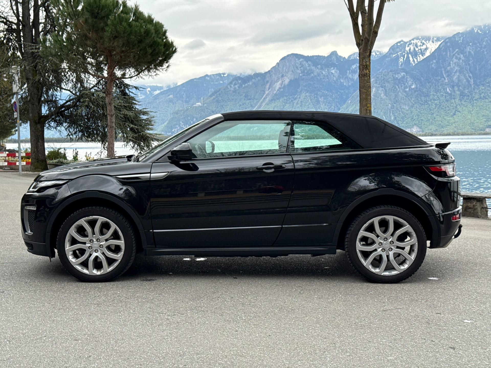 LAND ROVER Range Rover Evoque Convert. 2.0Si4 HSE Dynamic AT9-image-2