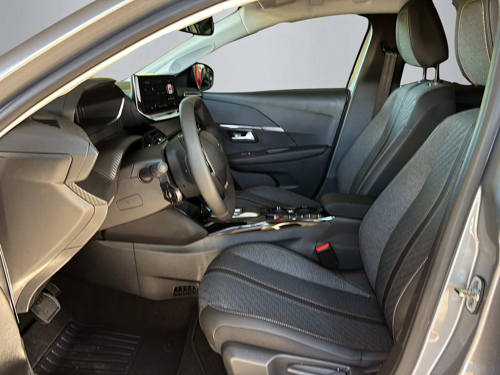PEUGEOT 208 e-Allure-image-2