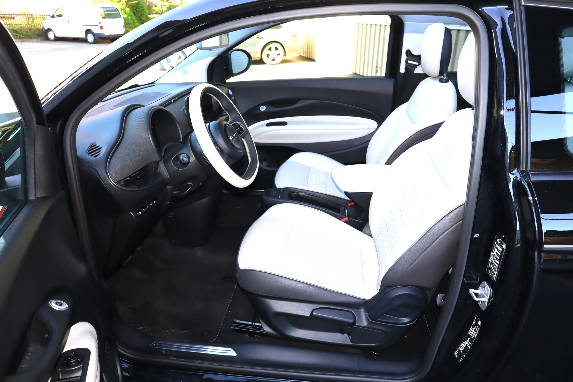 FIAT 500 electric 87 kW La Prima-image-8