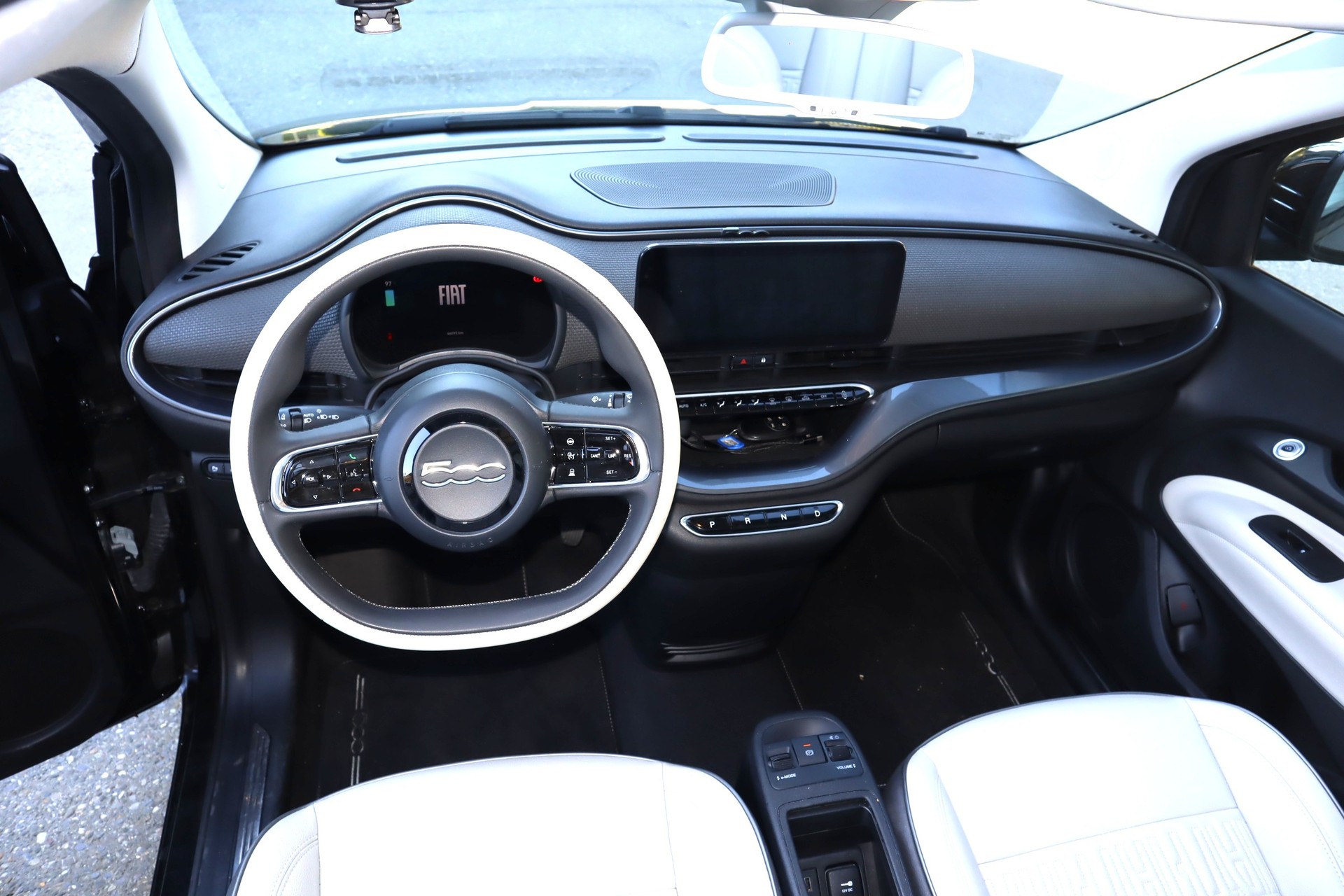 FIAT 500 electric 87 kW La Prima-image-9